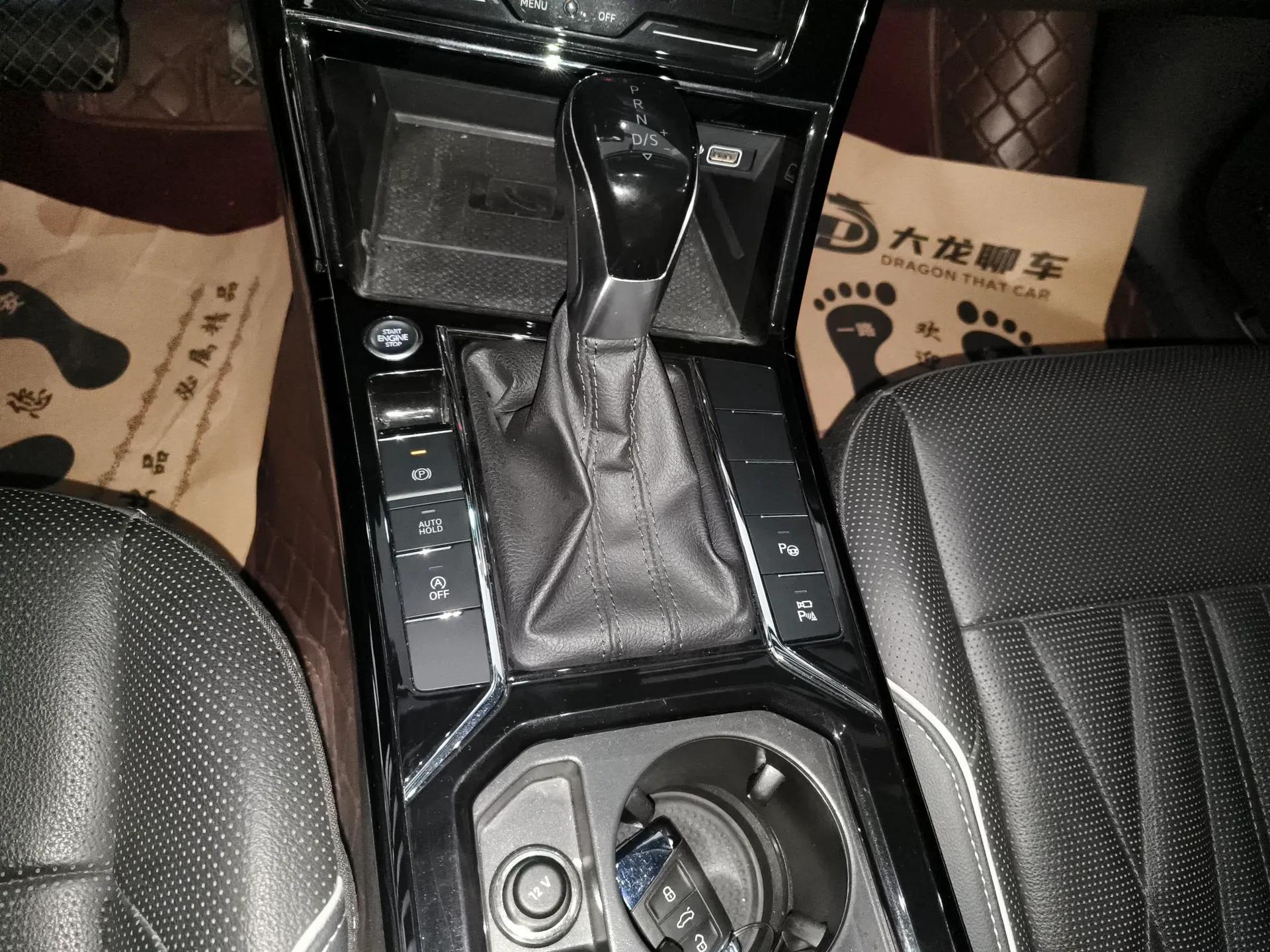 Volkswagen Passat 2023 330TSI Luxury Edition — миниатюра 16