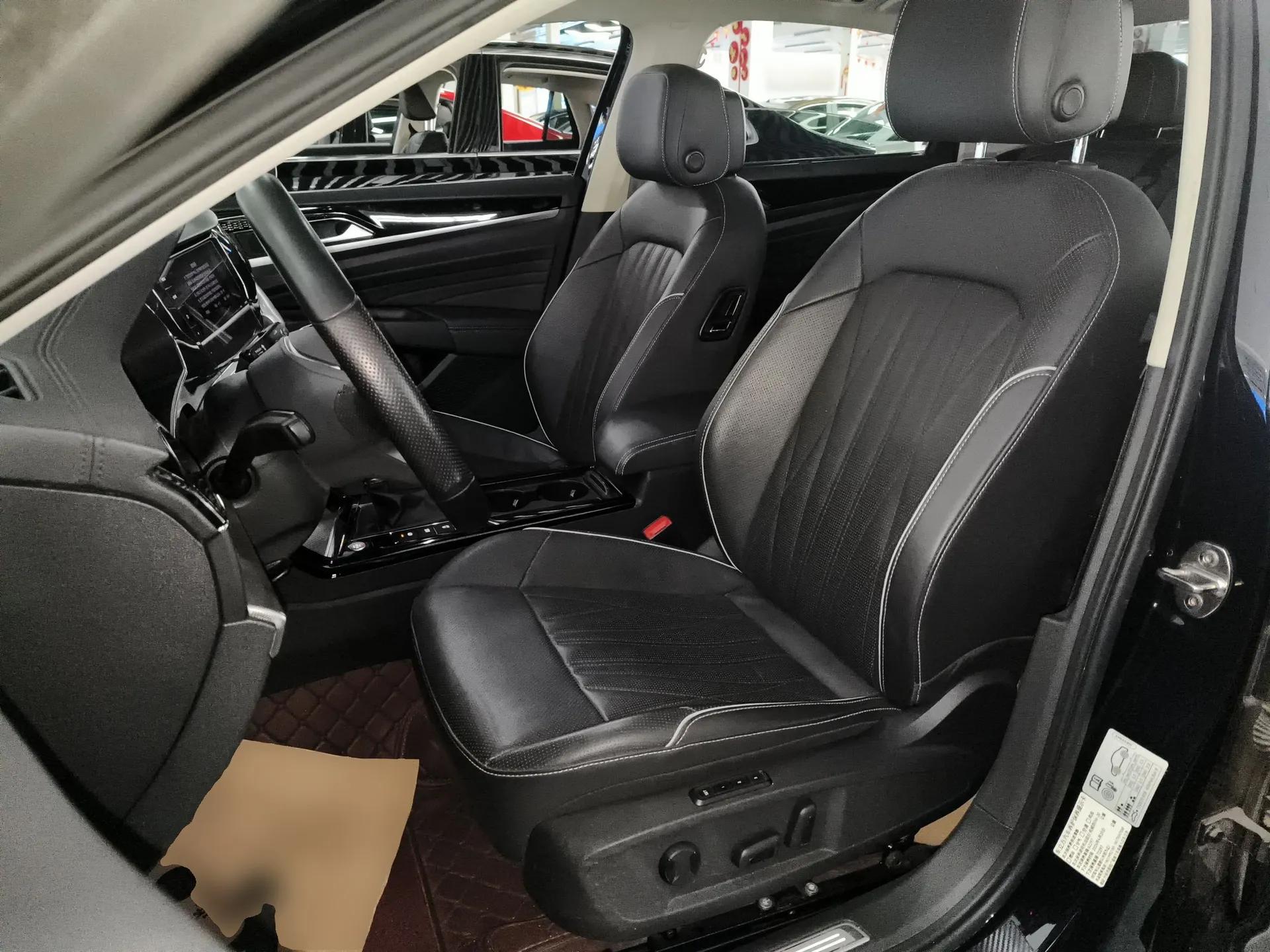 Volkswagen Passat 2023 330TSI Luxury Edition — миниатюра 17