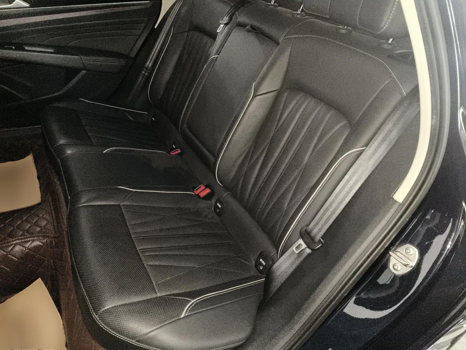 Volkswagen Passat 2023 330TSI Luxury Edition — миниатюра 19