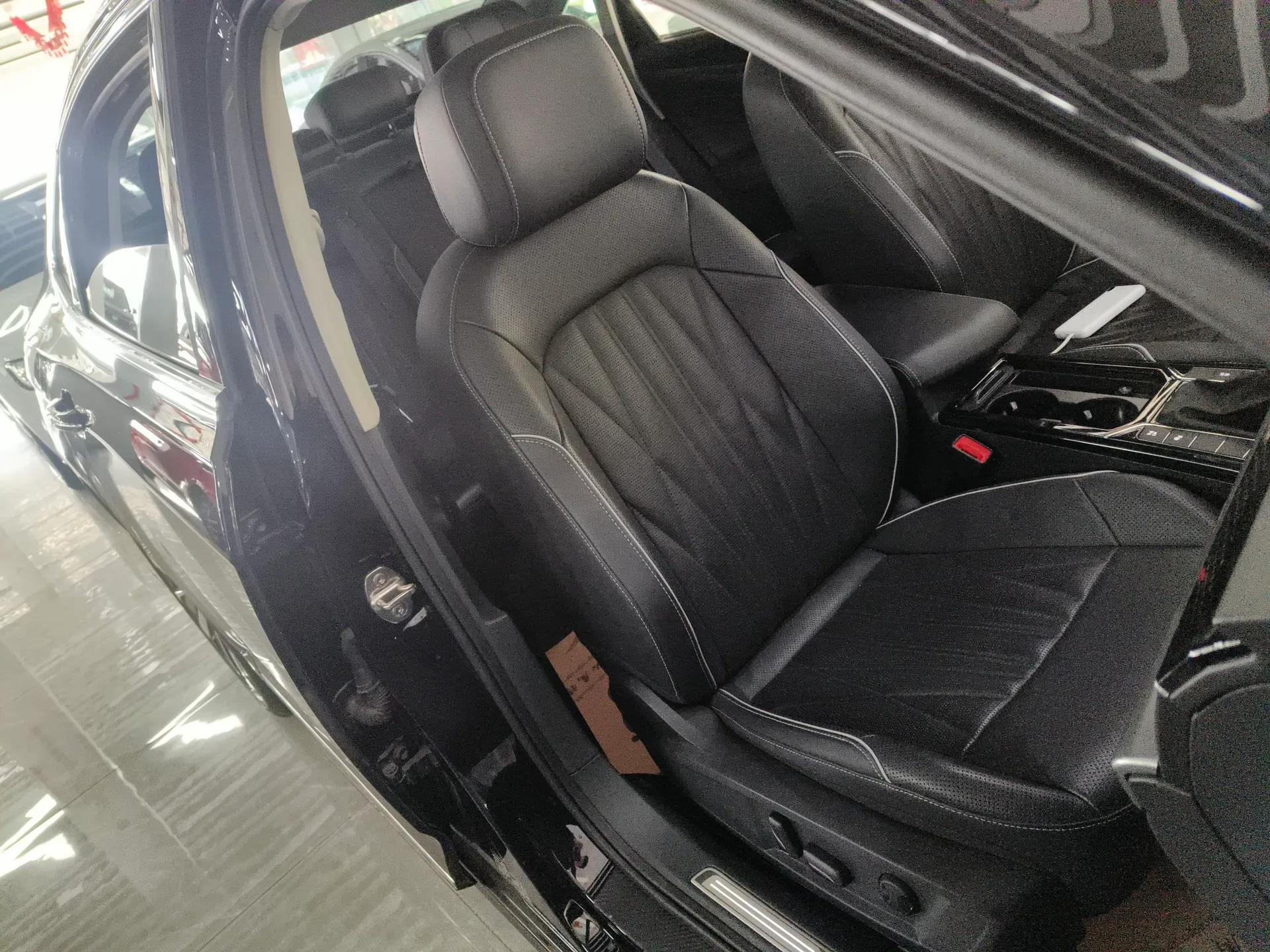 Volkswagen Passat 2023 330TSI Luxury Edition — миниатюра 23