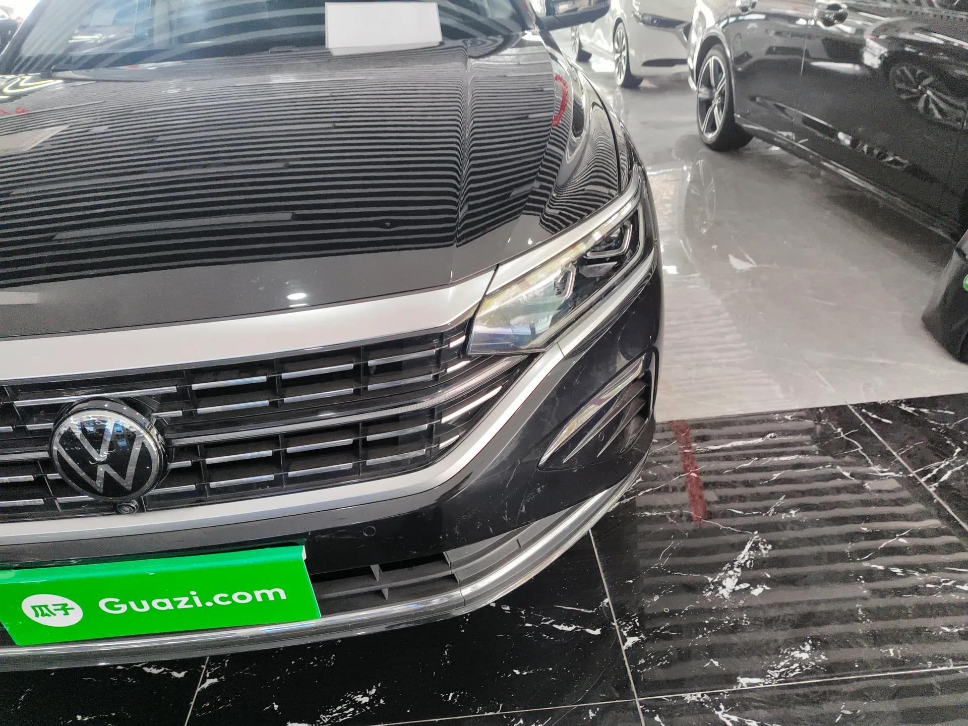 Volkswagen Passat 2023 330TSI Luxury Edition — миниатюра 5