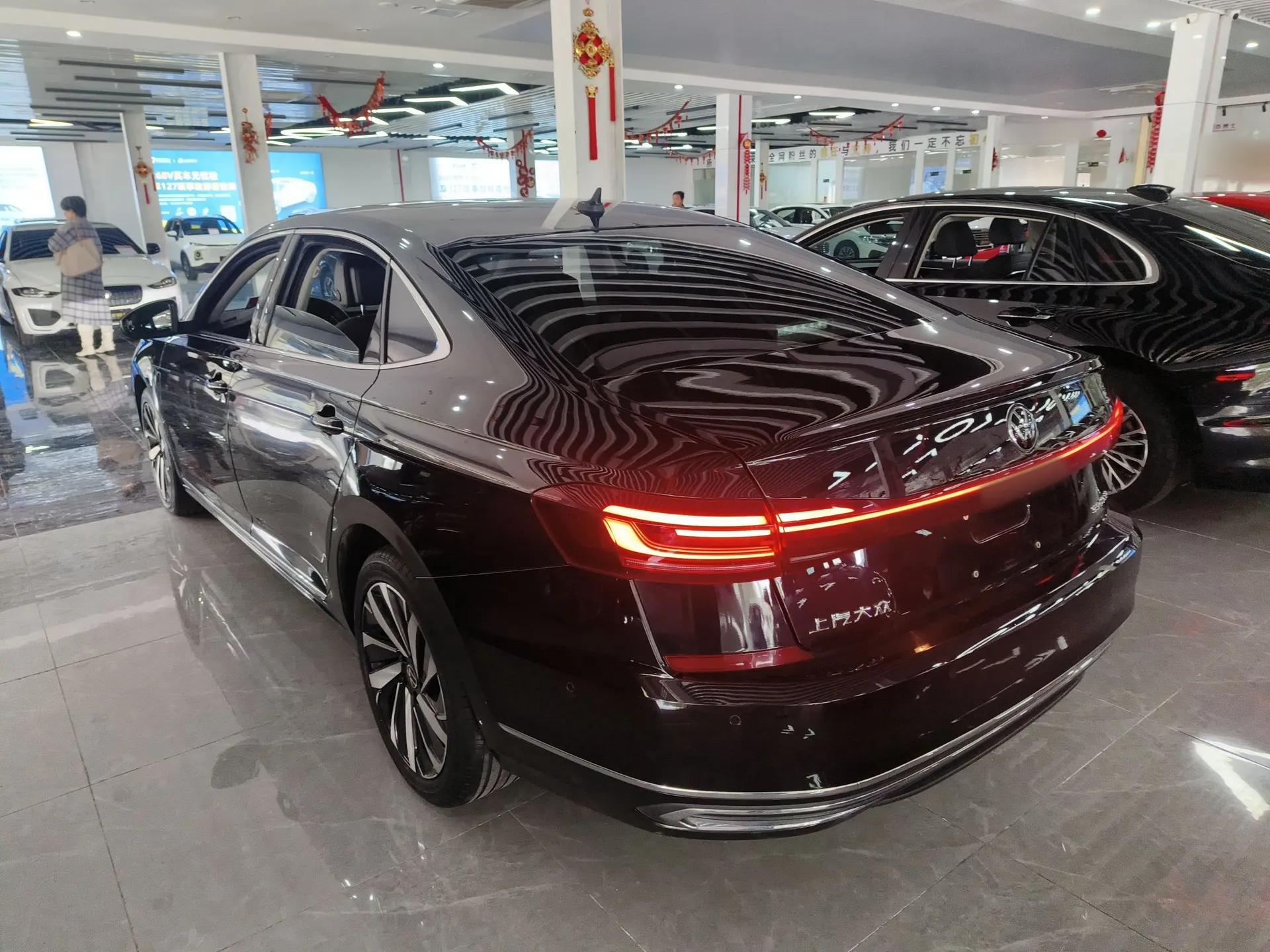 Volkswagen Passat 2023 330TSI Luxury Edition — миниатюра 7