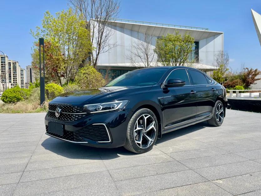 Volkswagen Passat 2024 380TSI Starry Luxury Edition — миниатюра 1