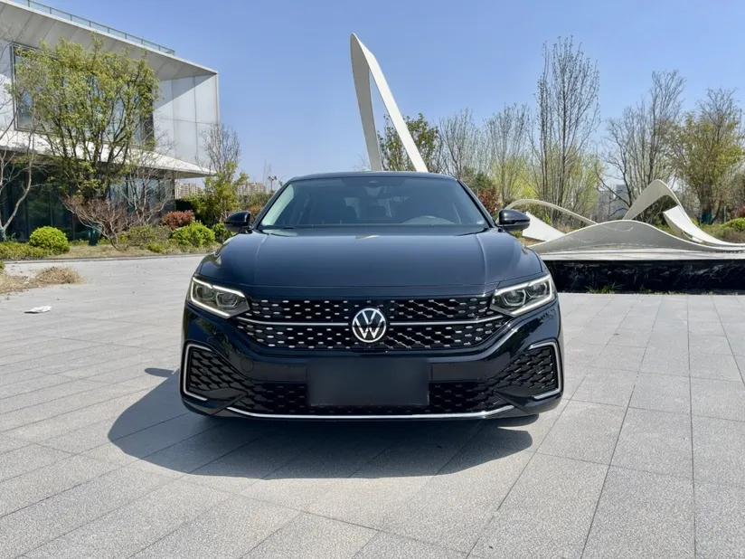 Volkswagen Passat 2024 380TSI Starry Luxury Edition — миниатюра 2