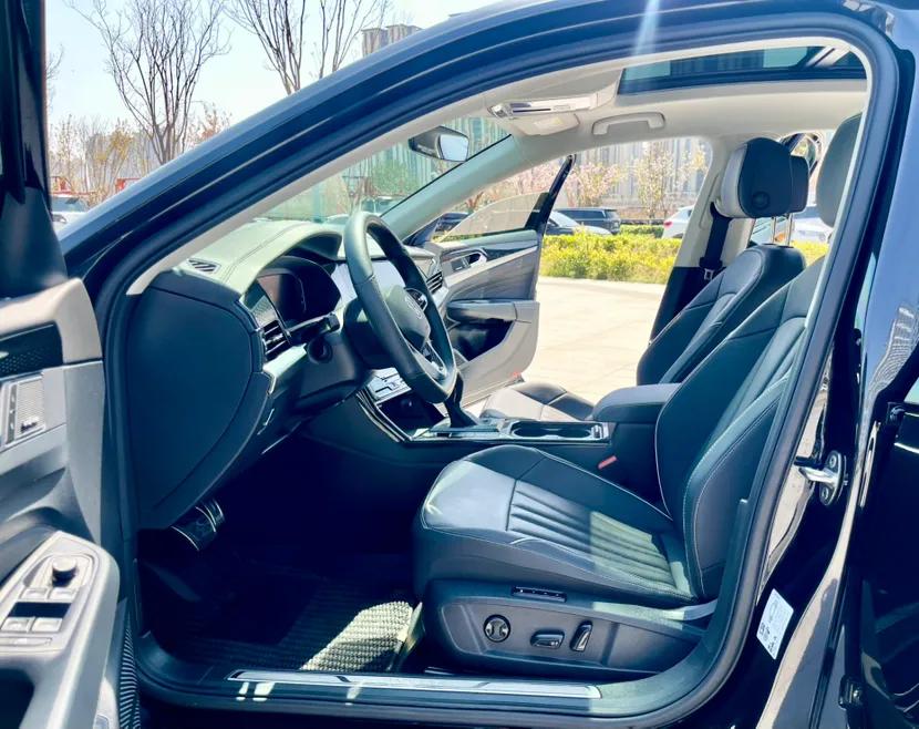 Volkswagen Passat 2024 380TSI Starry Luxury Edition — миниатюра 17