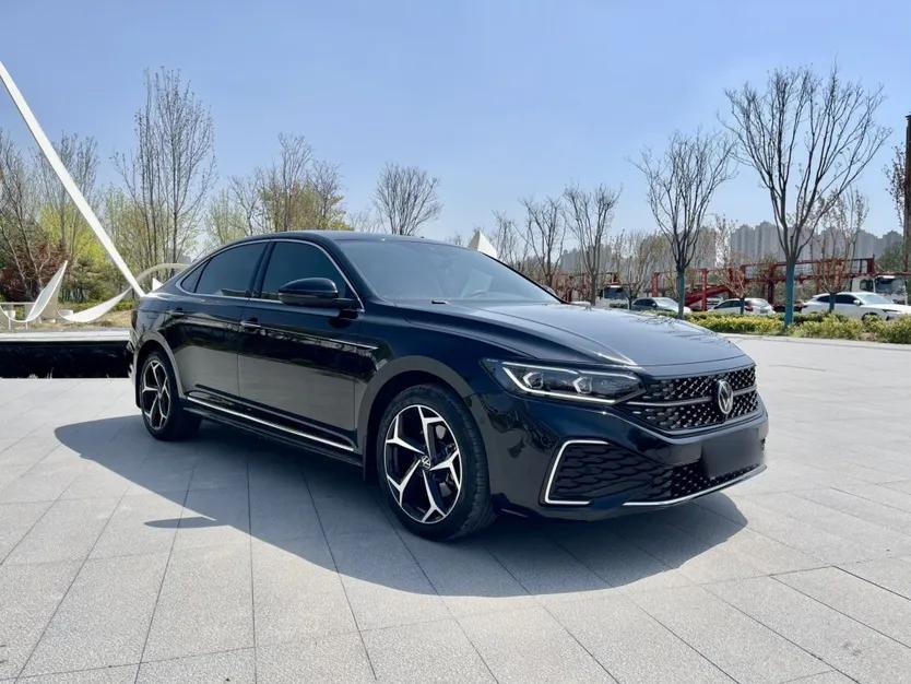 Volkswagen Passat 2024 380TSI Starry Luxury Edition — миниатюра 3