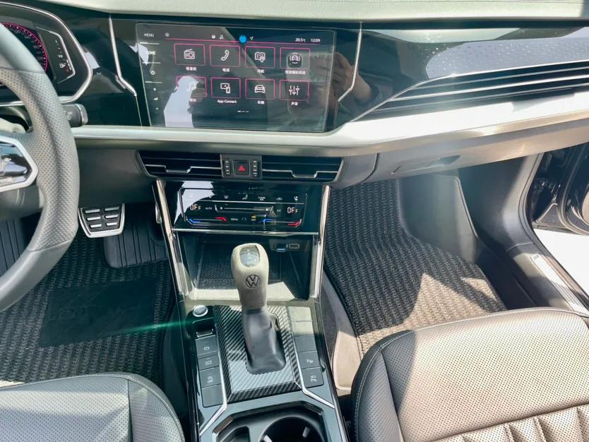 Volkswagen Passat 2024 380TSI Starry Luxury Edition — миниатюра 24