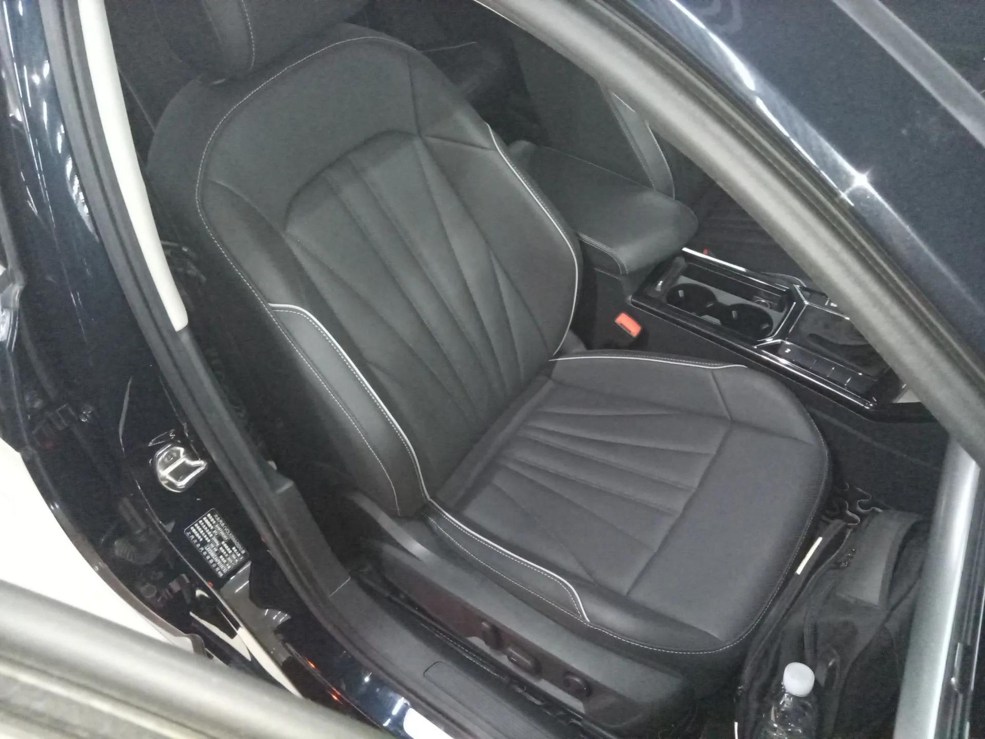 Volkswagen Passat 2024 380TSI Starry Elite Edition — миниатюра 23