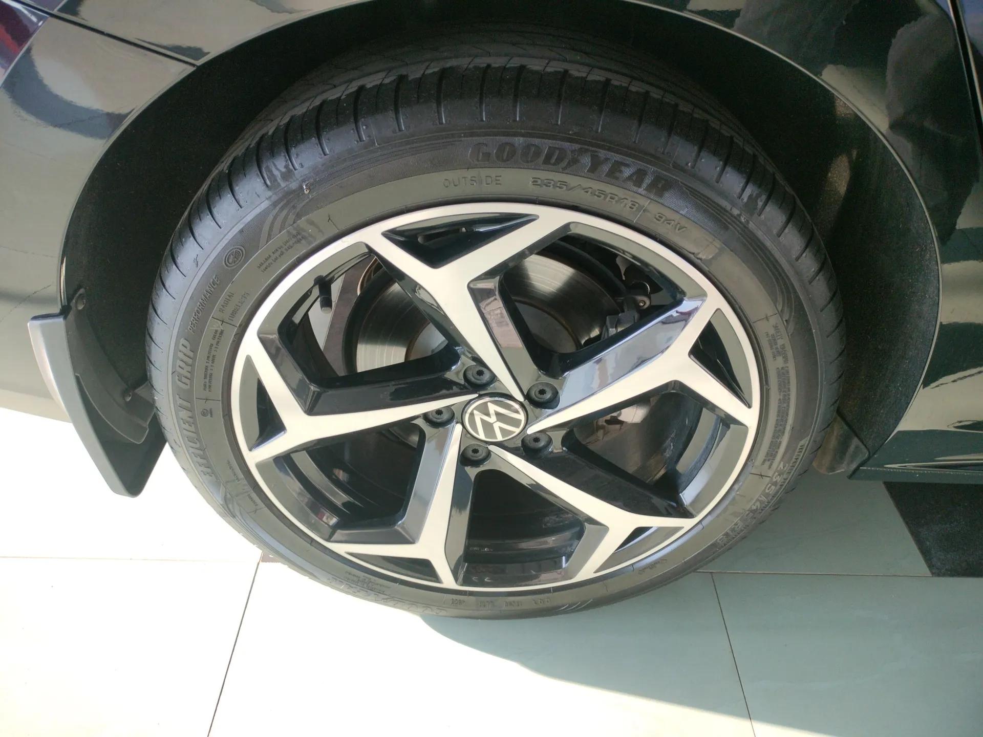Volkswagen Passat 2024 380TSI Starry Elite Edition — миниатюра 10