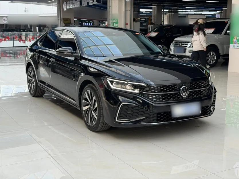 Volkswagen Passat 2022 330TSI Starry Luxury Edition – Exclusive Special Edition — миниатюра 3