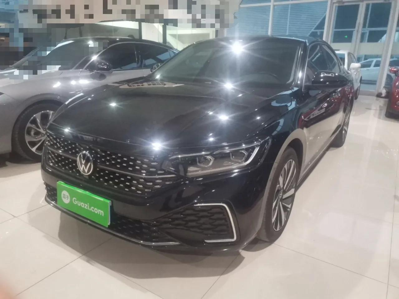 Volkswagen Passat 2022 330TSI Starry Luxury Edition – Exclusive Special Edition — миниатюра 1