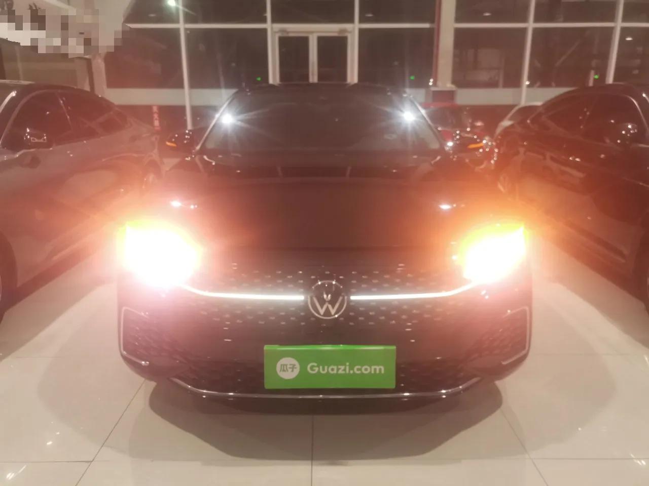 Volkswagen Passat 2022 330TSI Starry Luxury Edition – Exclusive Special Edition — миниатюра 2