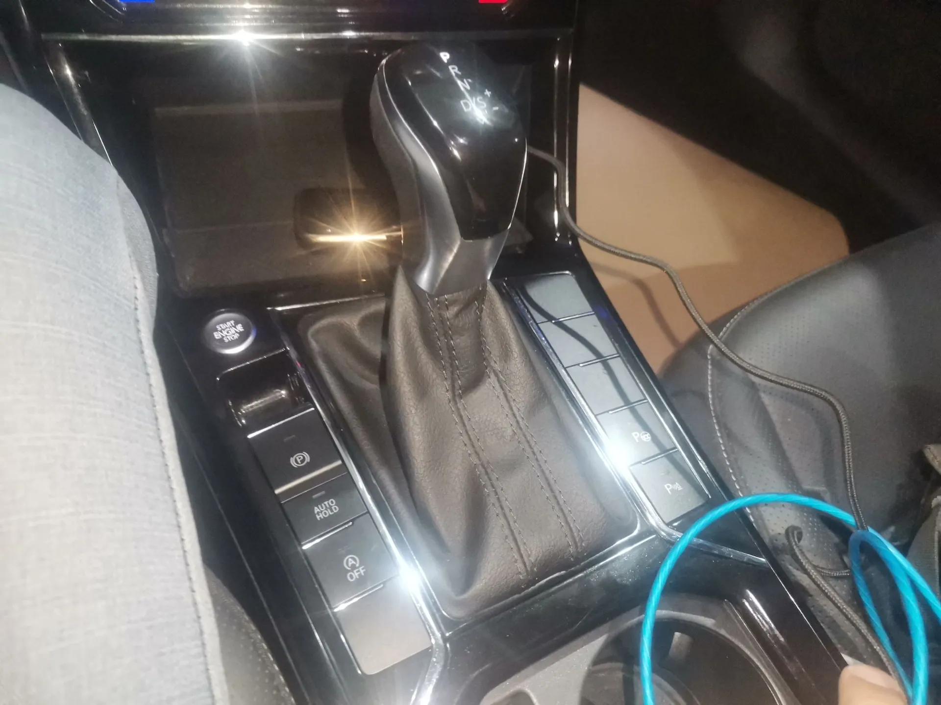 Volkswagen Passat 2022 330TSI Starry Luxury Edition – Exclusive Special Edition — миниатюра 17