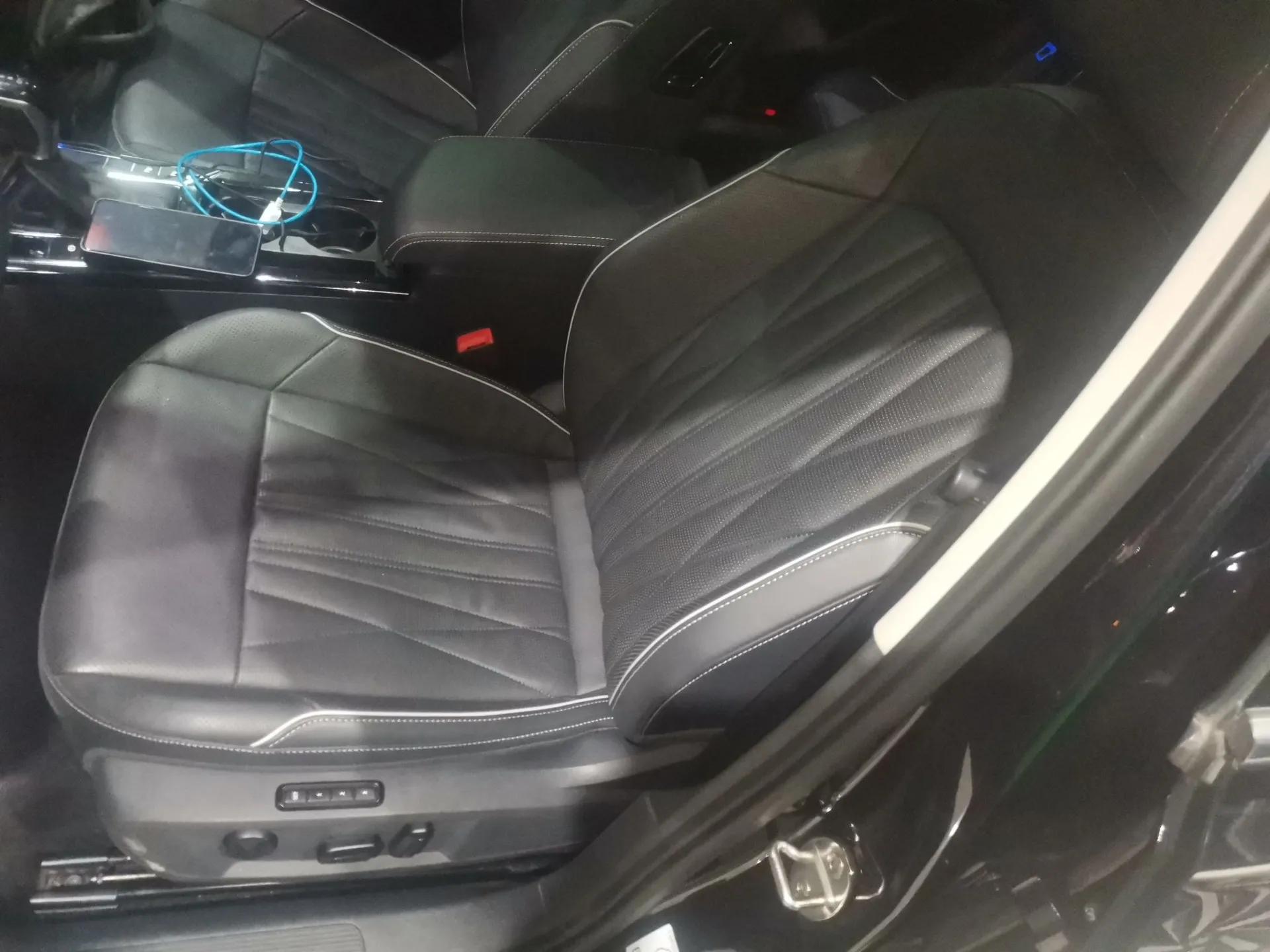Volkswagen Passat 2022 330TSI Starry Luxury Edition – Exclusive Special Edition — миниатюра 18
