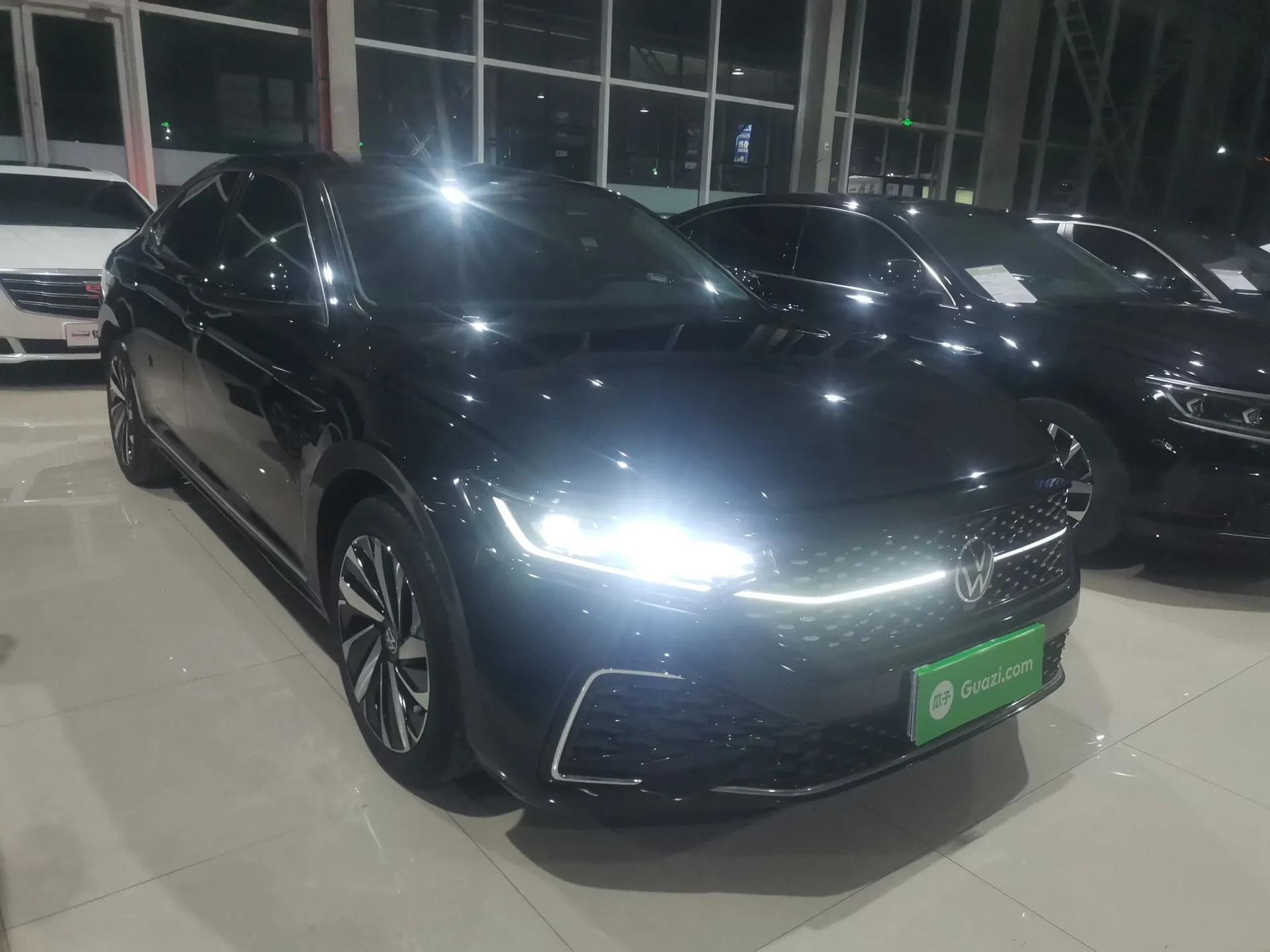 Volkswagen Passat 2022 330TSI Starry Luxury Edition – Exclusive Special Edition — миниатюра 3