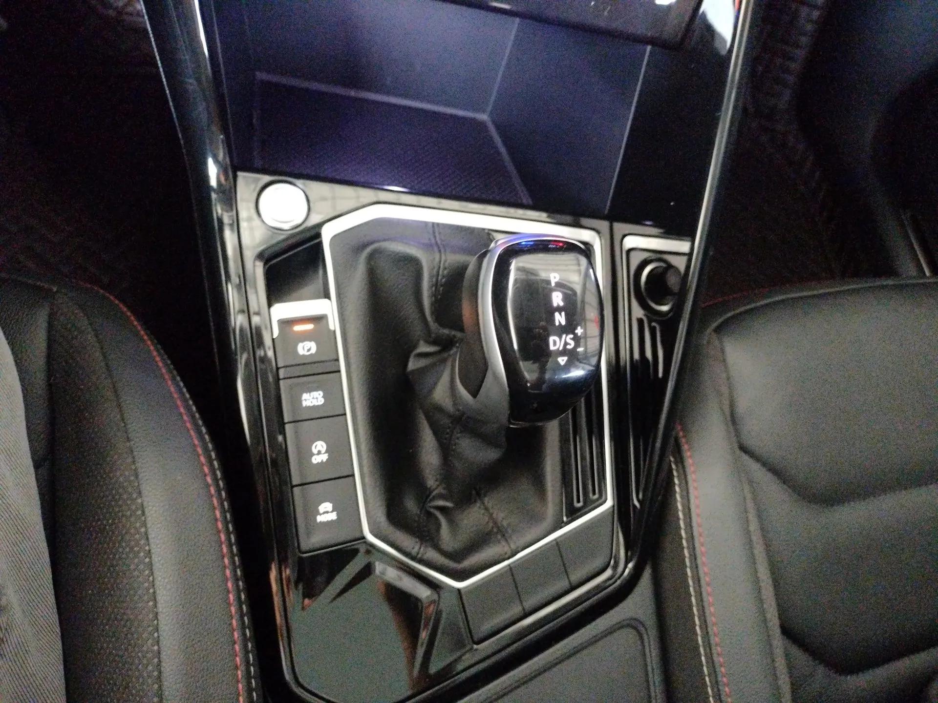 Volkswagen Tayron 2022 280TSI Two-Wheel Drive Luxury Smart Connectivity Version — миниатюра 17