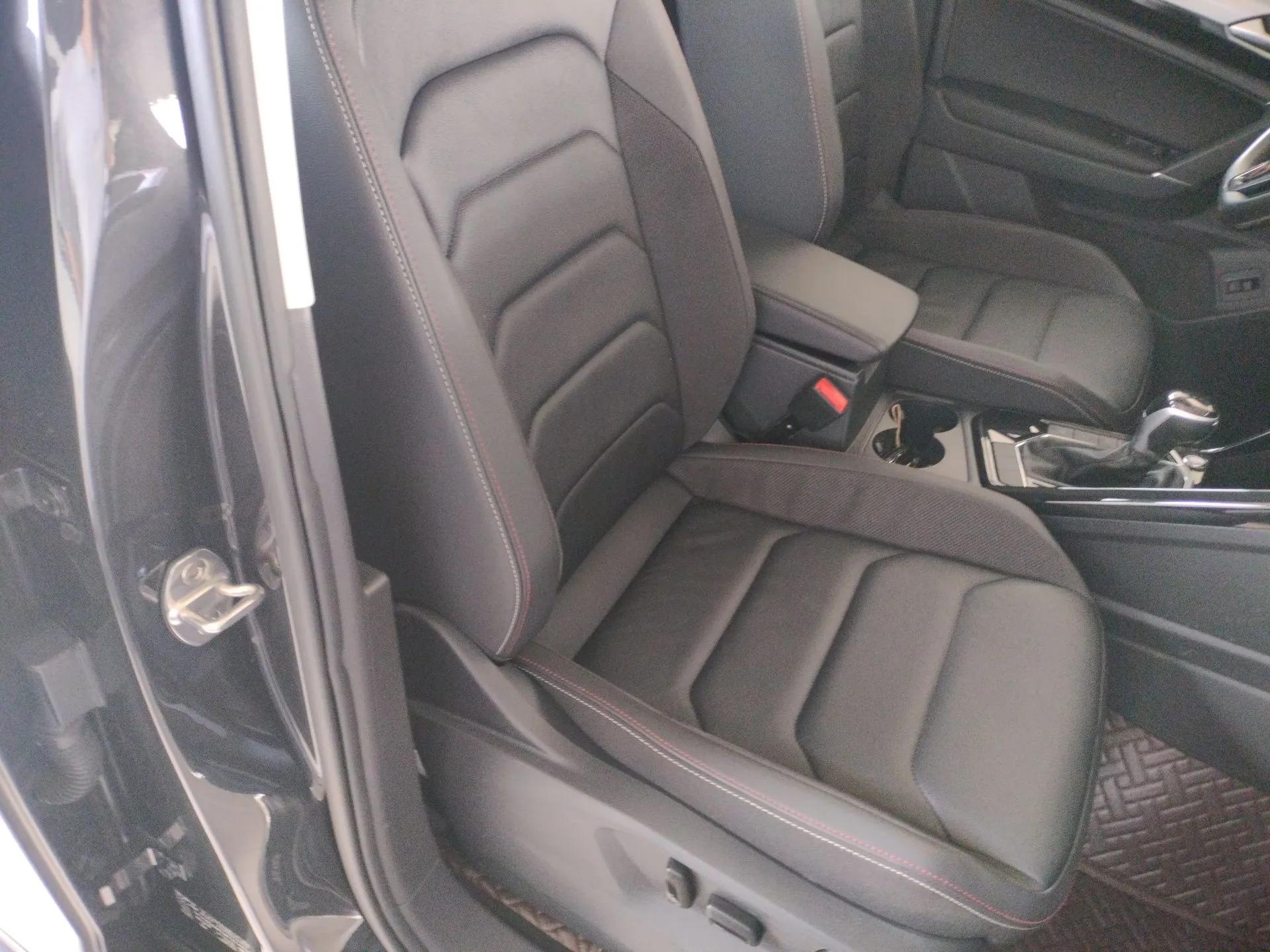 Volkswagen Tayron 2022 280TSI Two-Wheel Drive Luxury Smart Connectivity Version — миниатюра 23
