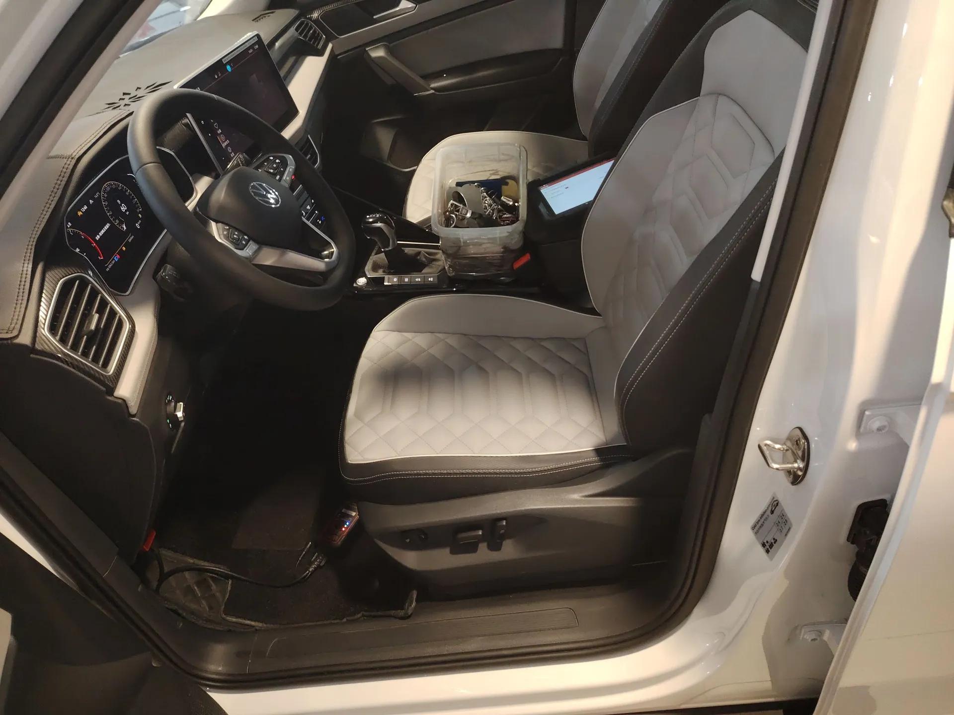 Volkswagen Tayron 2026 Model, 30 Million Vehicles Selected Version, 300TSI — миниатюра 18