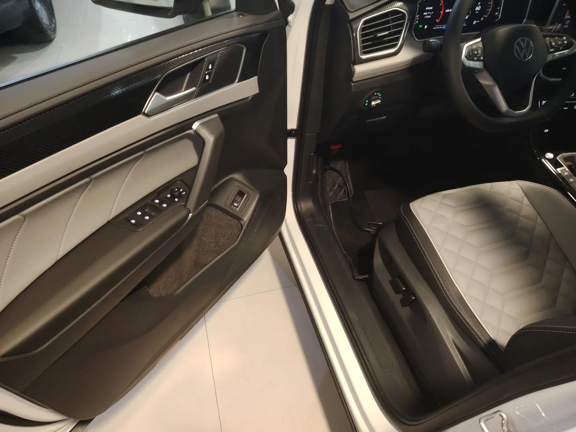 Volkswagen Tayron 2026 Model, 30 Million Vehicles Selected Version, 300TSI — миниатюра 19