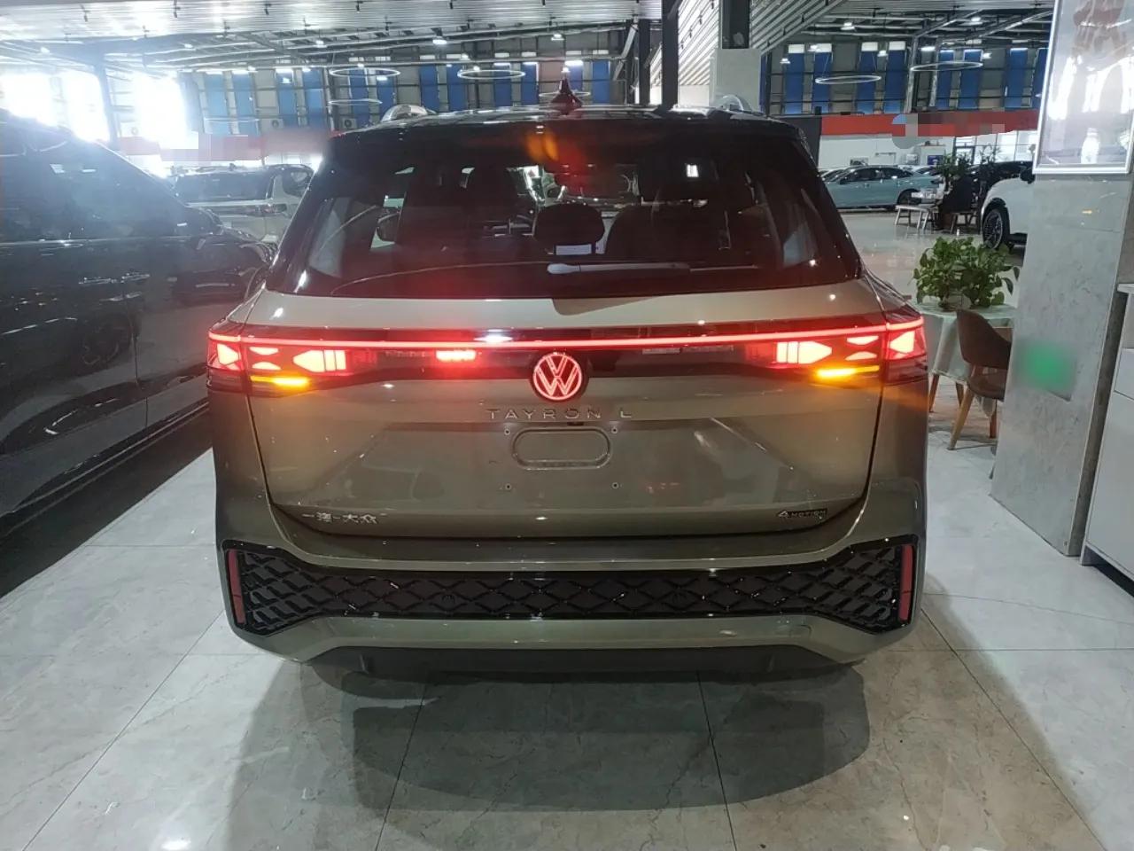 Volkswagen Tayron 2025 Tiguan L 380TSI 4Motion Luxury Easy Package — миниатюра 5