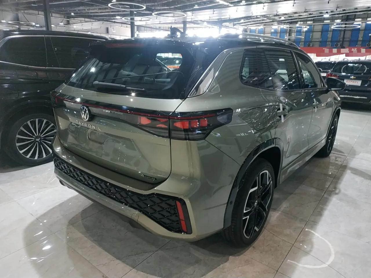 Volkswagen Tayron 2025 Tiguan L 380TSI 4Motion Luxury Easy Package — миниатюра 6