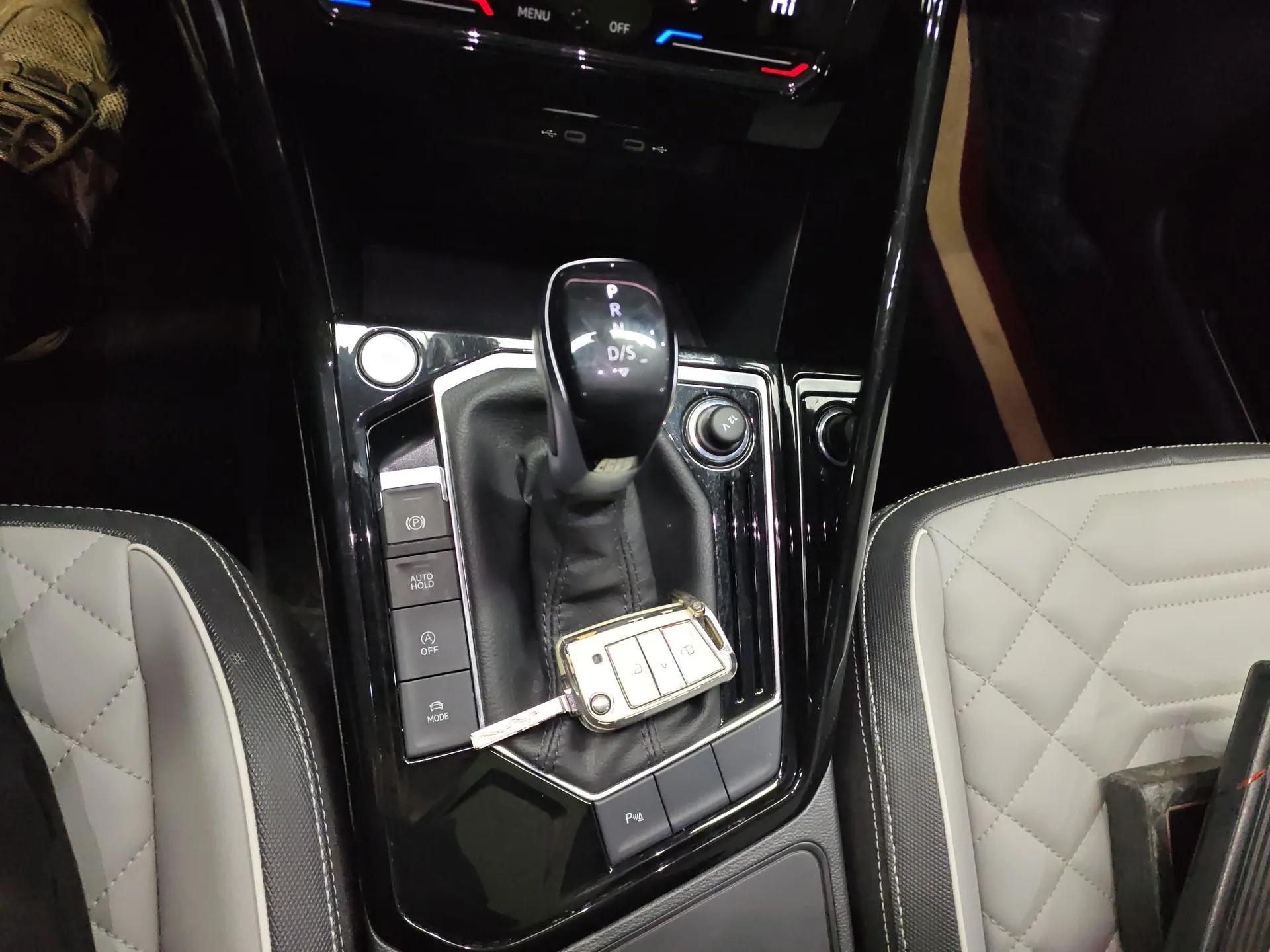 Volkswagen Tayron 2024 300TSI Two-Wheel-Drive Luxury Plus Advanced Version — миниатюра 14