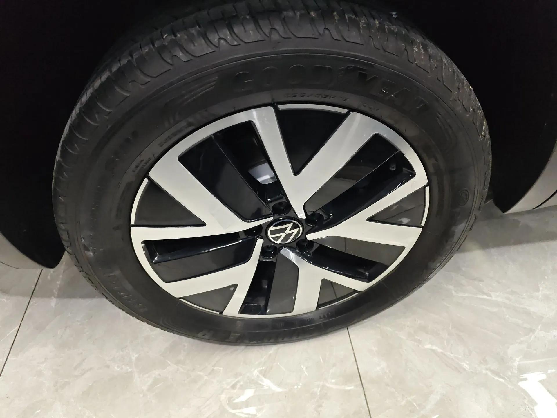 Volkswagen Tayron 2024 300TSI Two-Wheel-Drive Luxury Plus Advanced Version — миниатюра 3