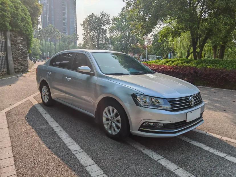 Volkswagen Lavida 2015 1.6L Automatic Comfort Edition — миниатюра 4