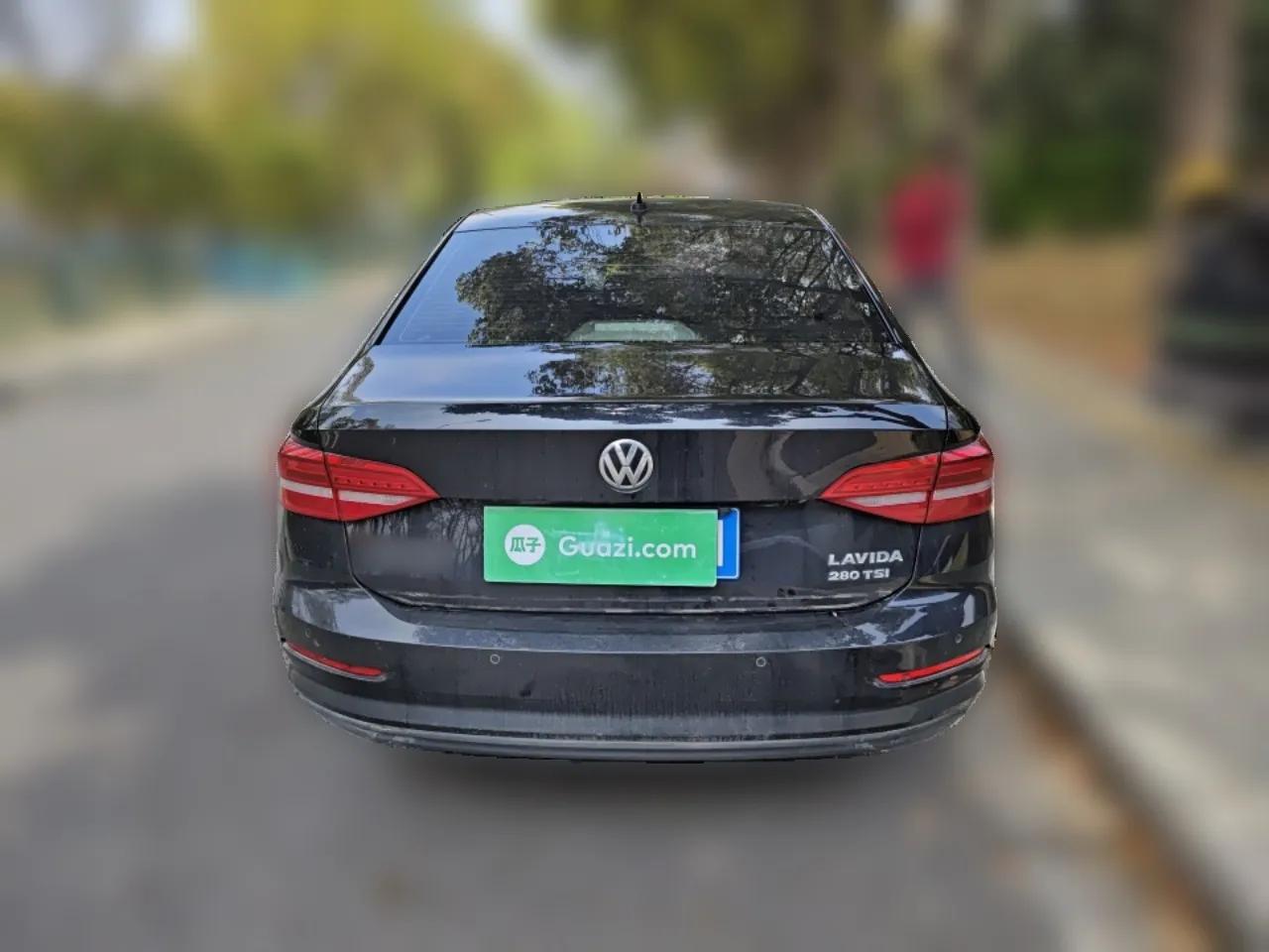 Volkswagen Lavida 2019 1.5L Automatic Fashion Edition China VI — миниатюра 5