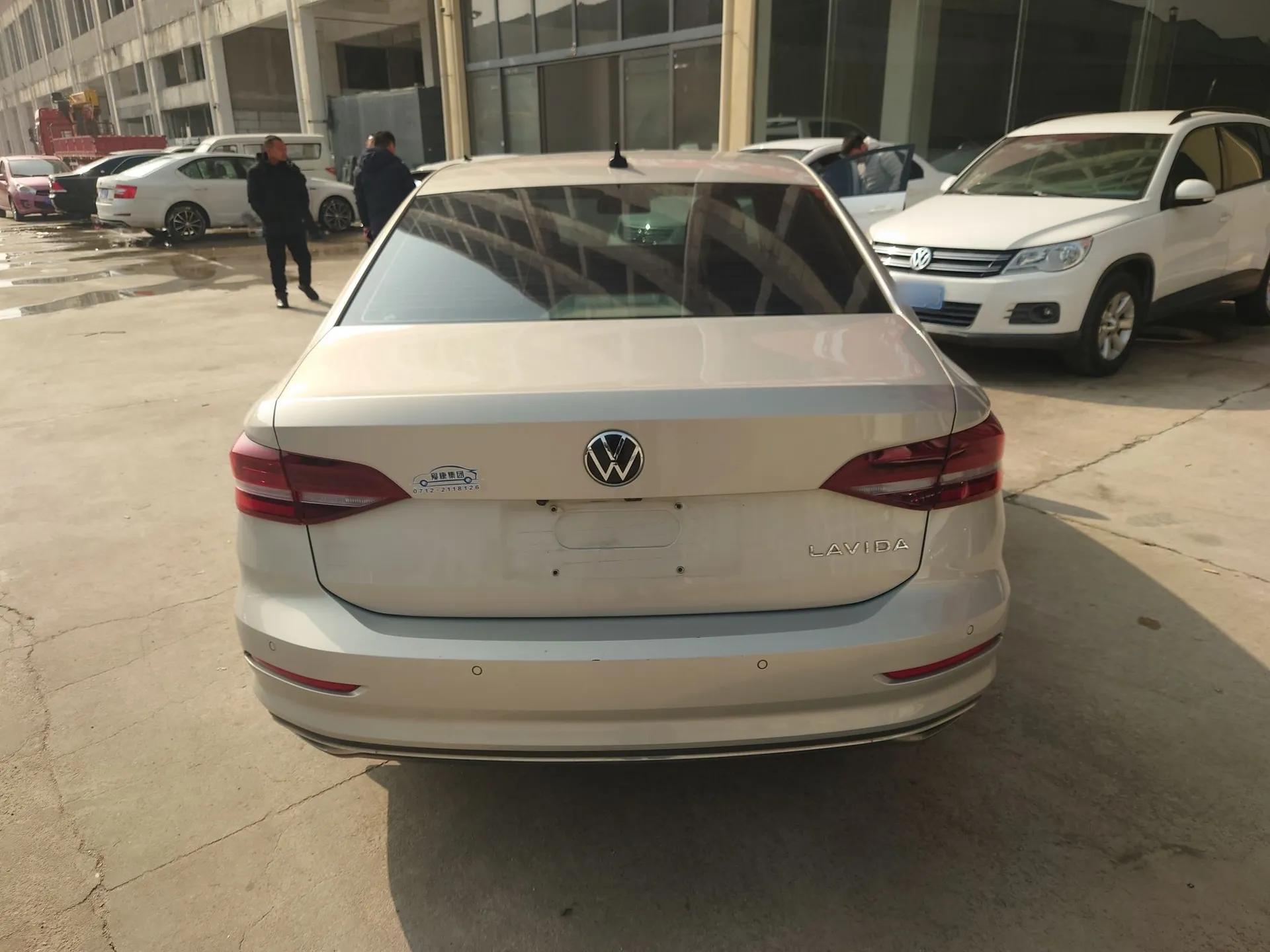 Volkswagen Lavida 2022 1.5L Automatic Vision Edition — миниатюра 3