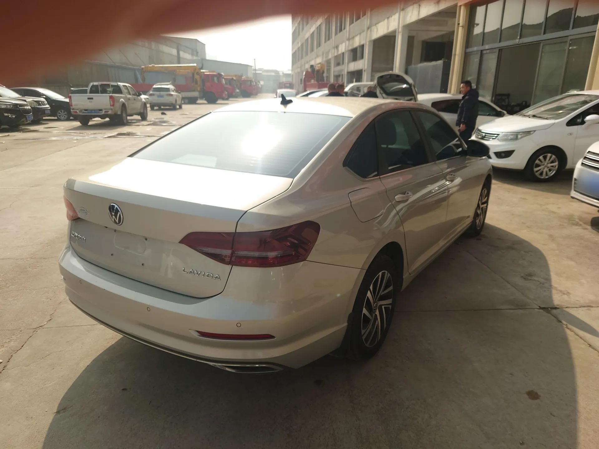 Volkswagen Lavida 2022 1.5L Automatic Vision Edition — миниатюра 4
