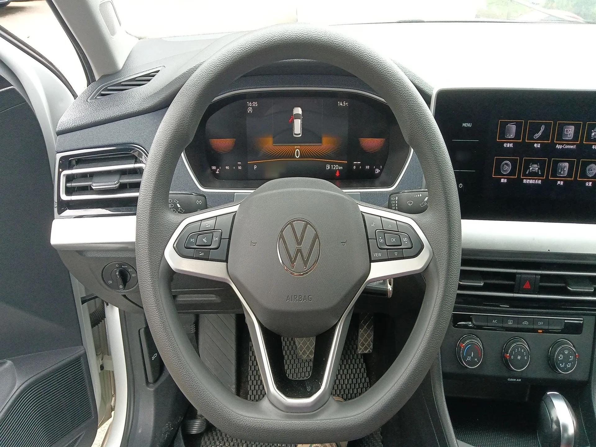 Volkswagen Lavida 2023 1.5L Automatic De Yi Edition — миниатюра 13