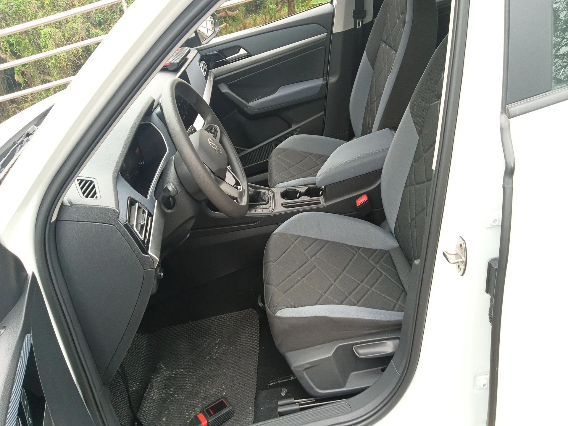 Volkswagen Lavida 2023 1.5L Automatic De Yi Edition — миниатюра 17