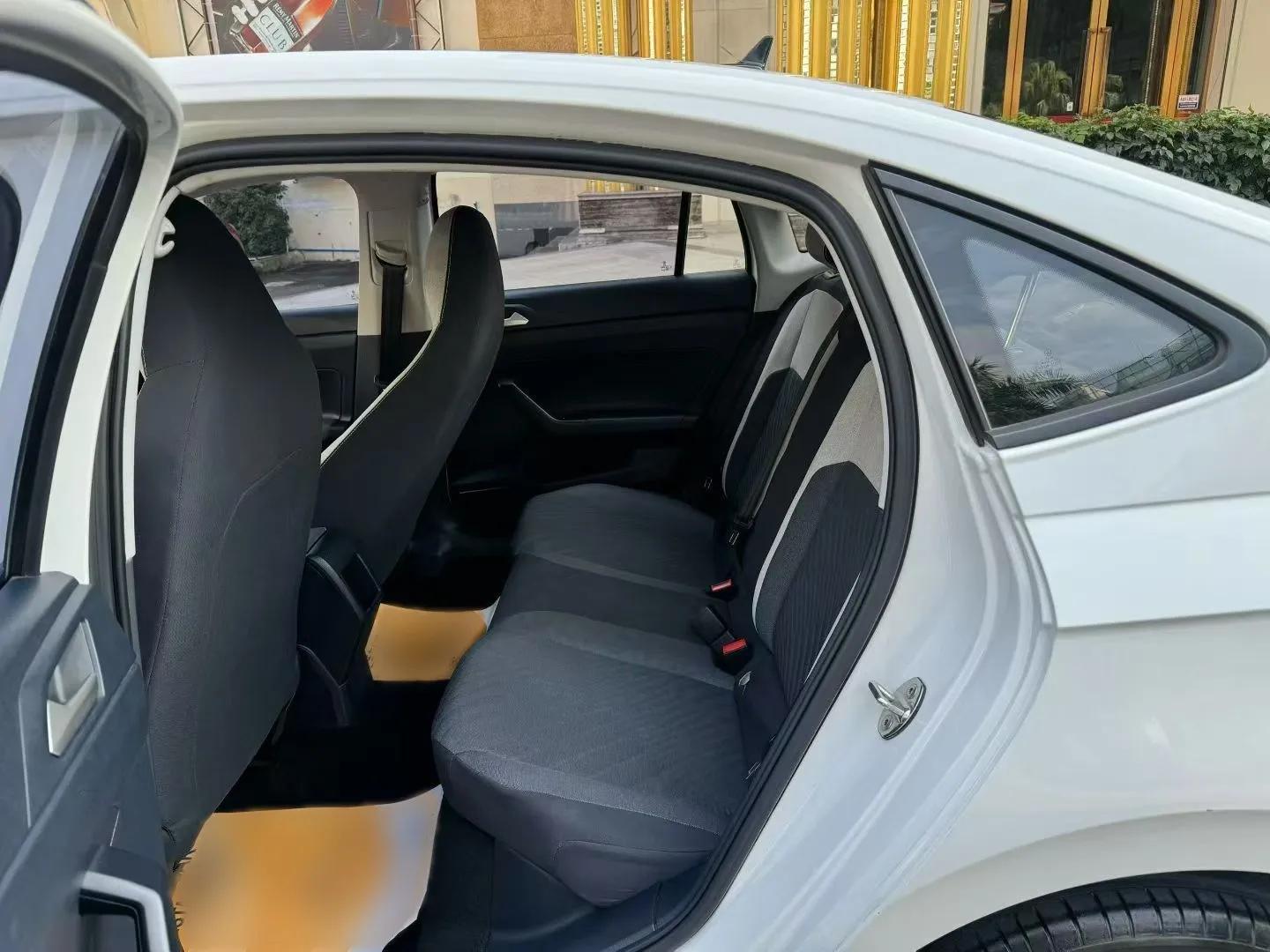 Volkswagen Lavida 2023 1.5L Automatic De Yi Edition — миниатюра 21