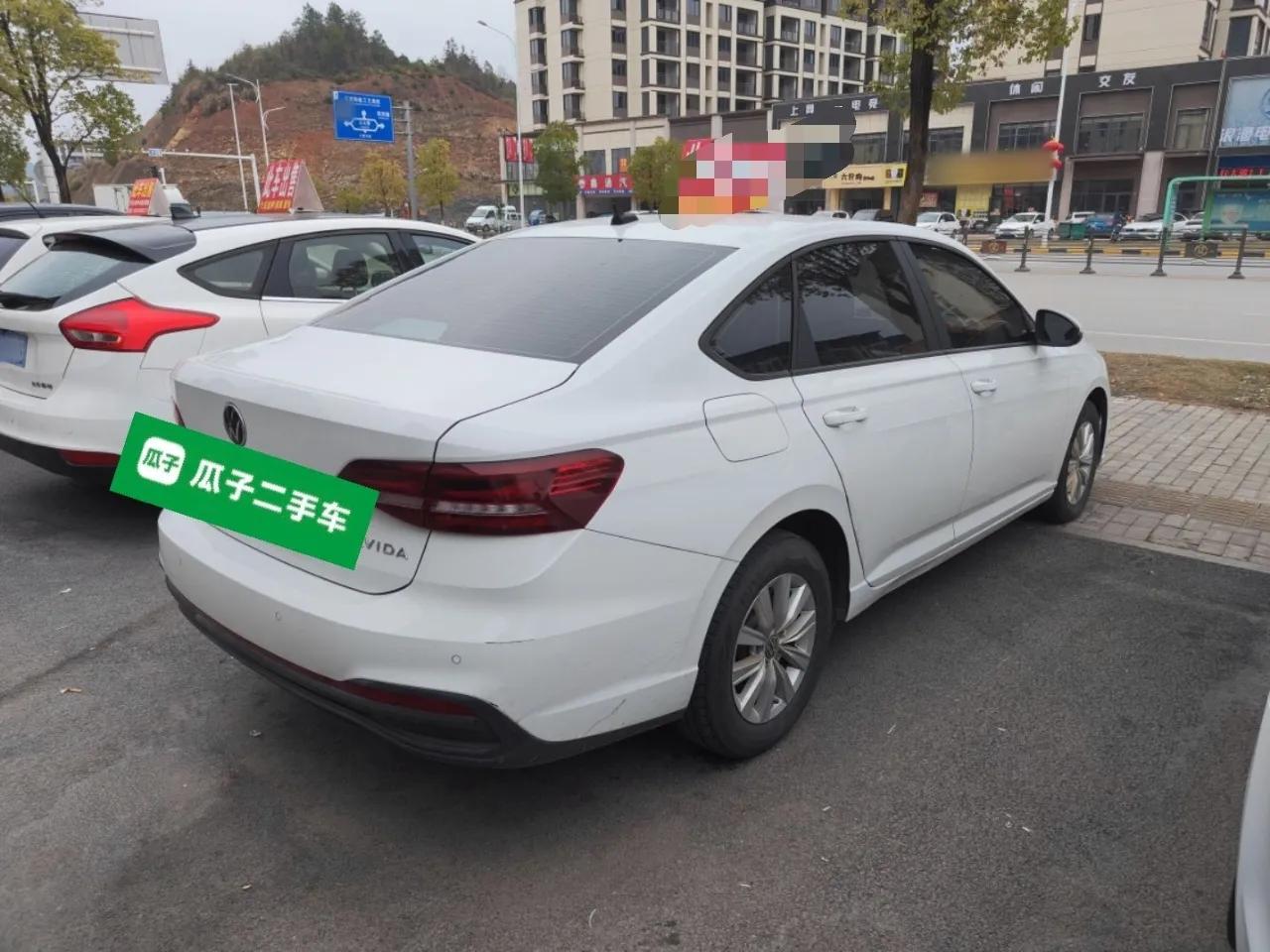 Volkswagen Lavida 2023 Revised 1.5L Automatic DeYi Edition — миниатюра 6