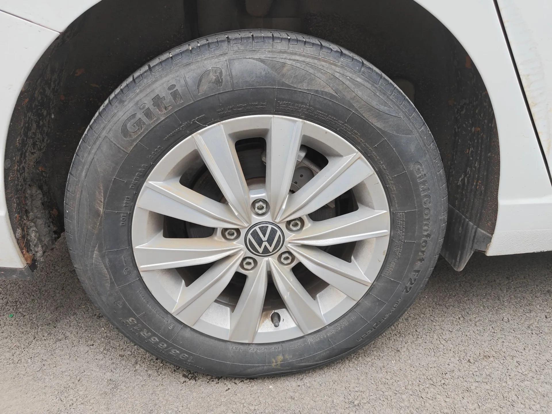 Volkswagen Lavida 2023 Revised 1.5L Automatic DeYi Edition — миниатюра 10