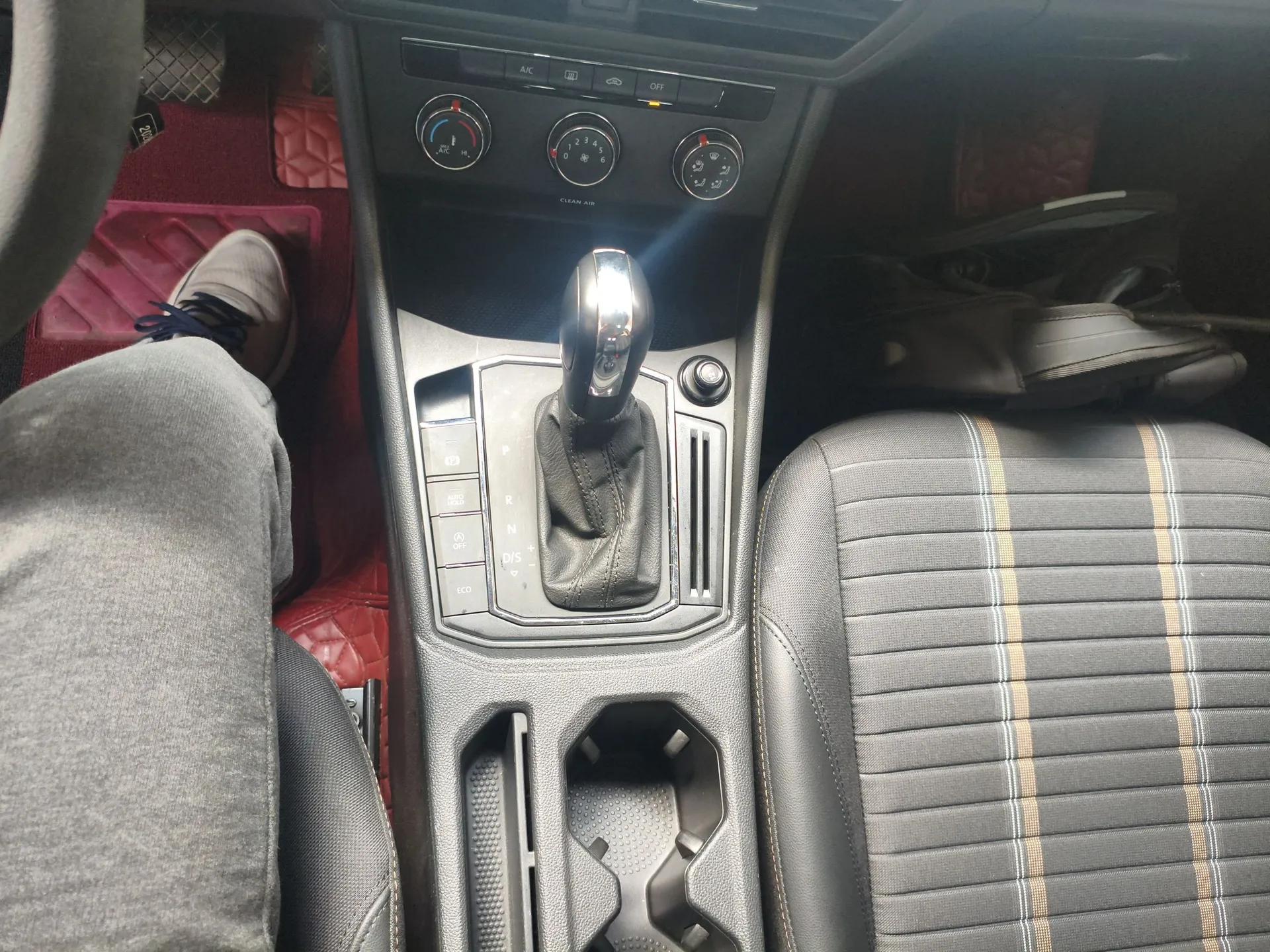 Volkswagen Lavida 2022 280TSI DSG Comfort Edition — миниатюра 17