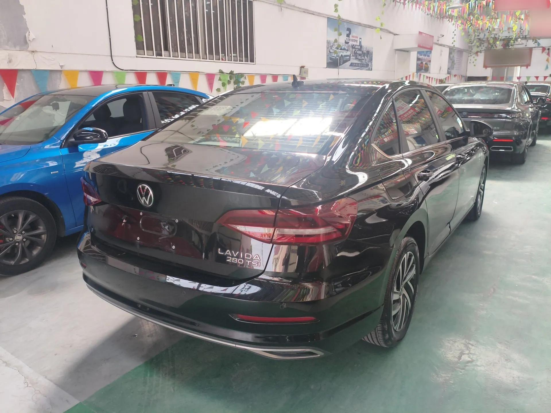 Volkswagen Lavida 2022 280TSI DSG Comfort Edition — миниатюра 6