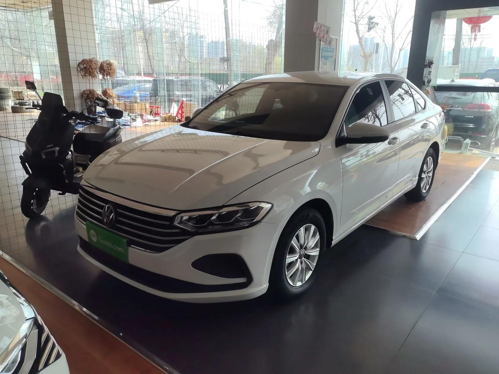 Volkswagen Lavida 2023 Revised 1.5L Automatic DeYi Edition — миниатюра 1