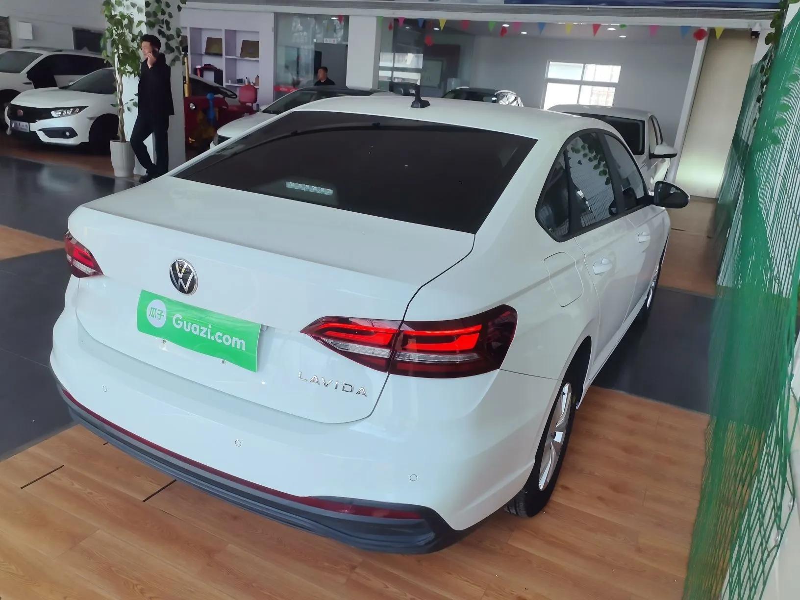 Volkswagen Lavida 2023 Revised 1.5L Automatic DeYi Edition — миниатюра 6