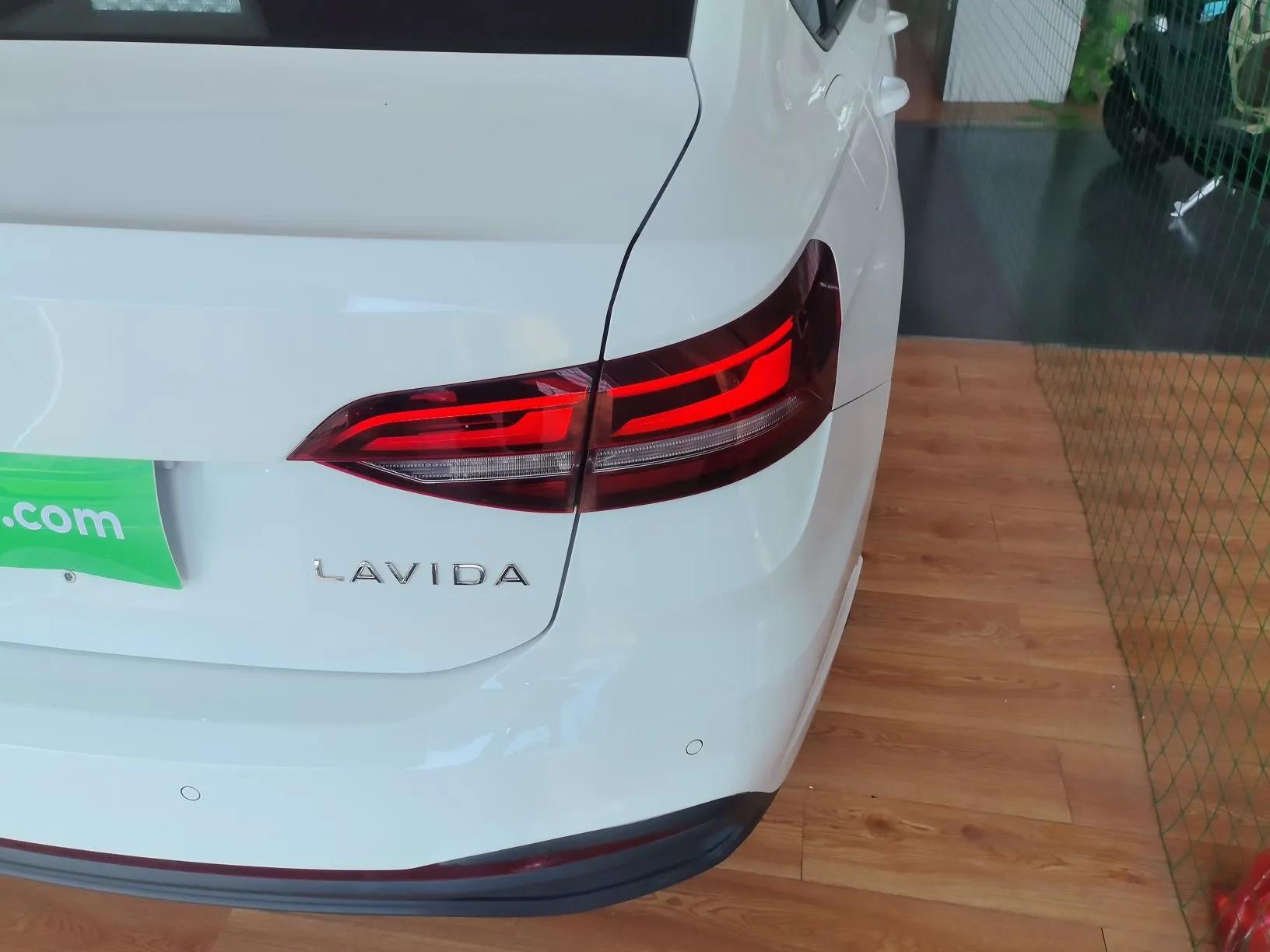 Volkswagen Lavida 2023 Revised 1.5L Automatic DeYi Edition — миниатюра 7