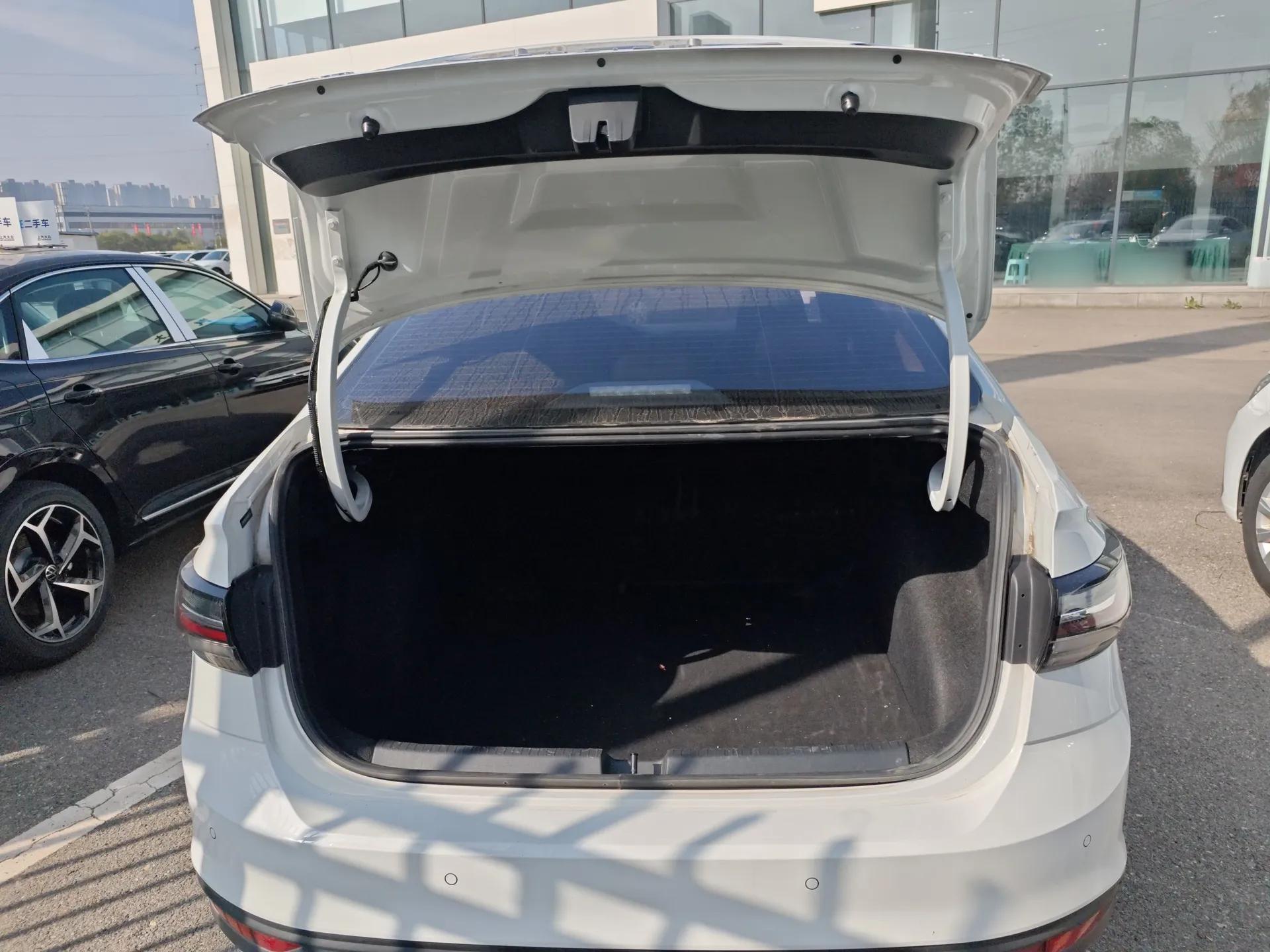 Volkswagen Lavida 2025 New Sharp 1.5L Outstanding New Edition — миниатюра 22