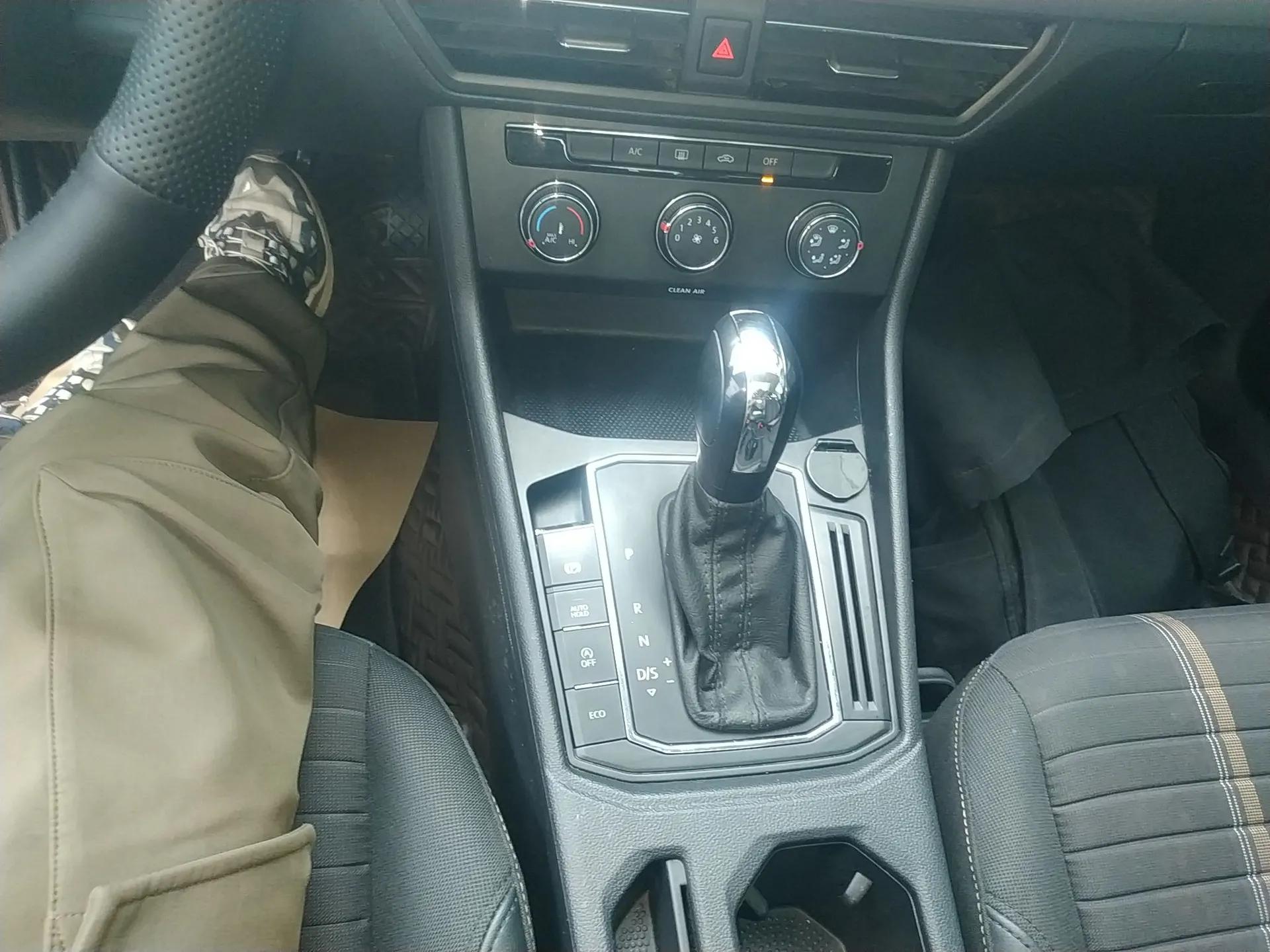 Volkswagen Lavida 2022 280TSI DSG Comfort Edition — миниатюра 16