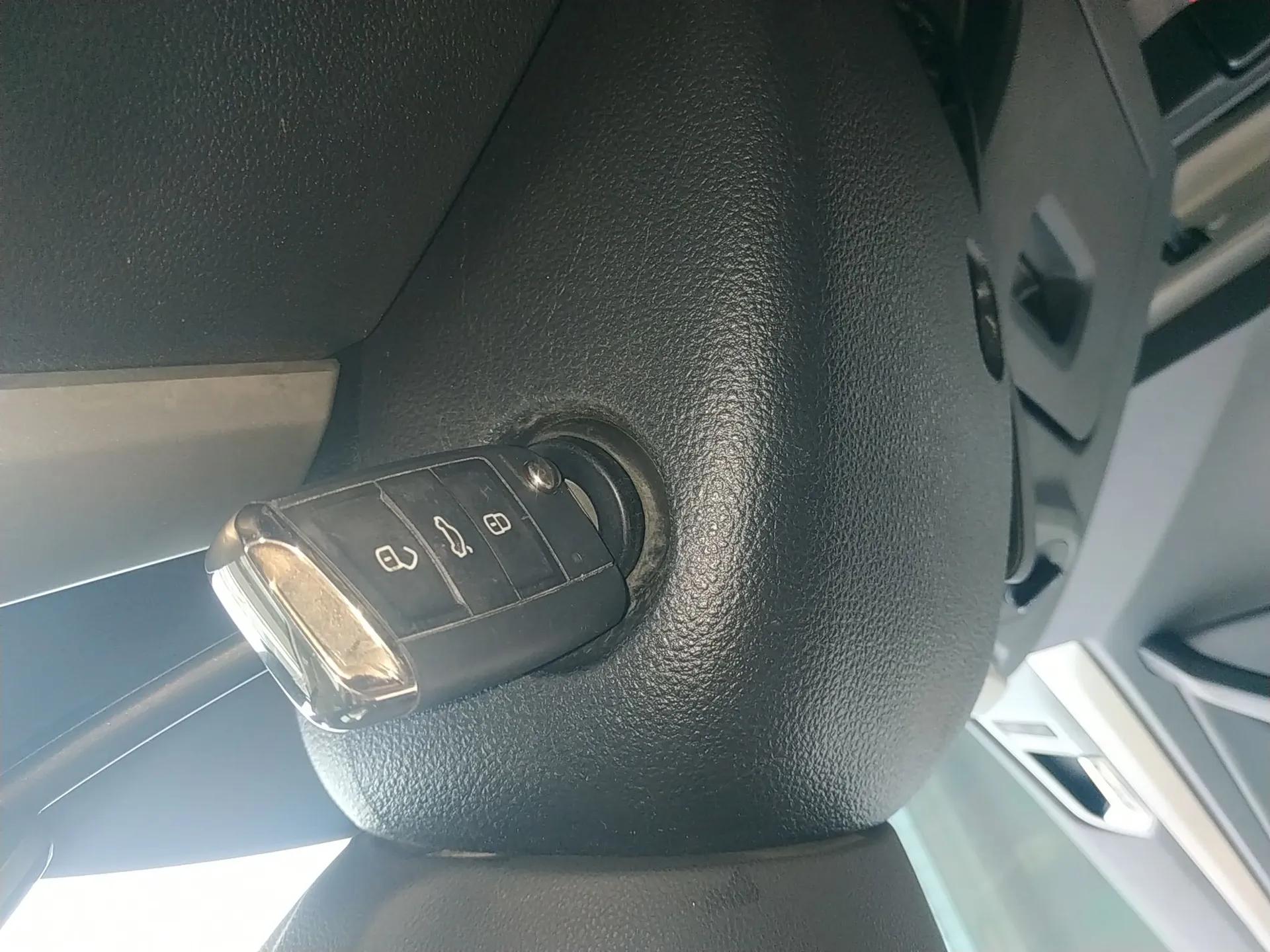 Volkswagen Lavida 2022 280TSI DSG Comfort Edition — миниатюра 22