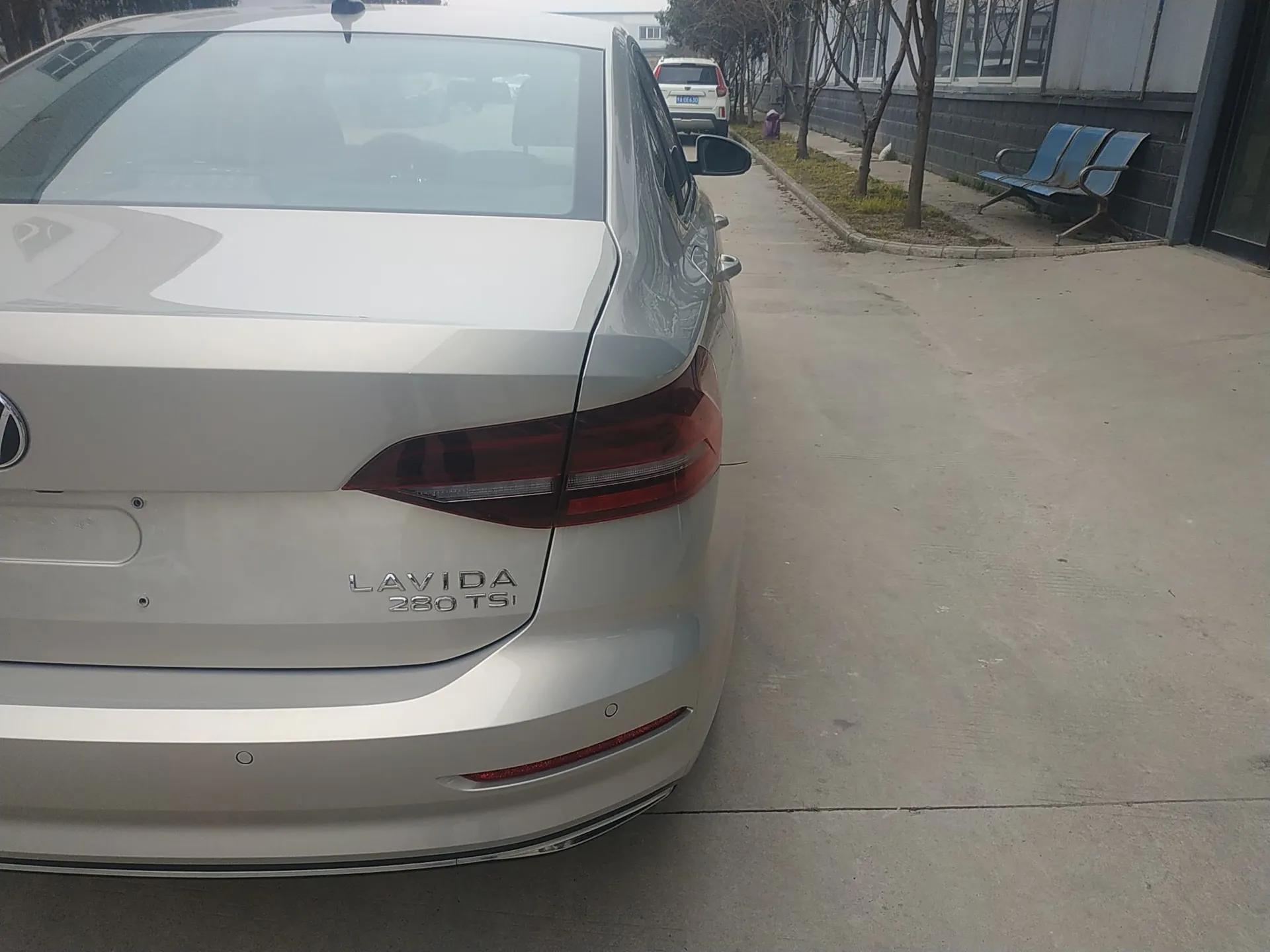 Volkswagen Lavida 2022 280TSI DSG Comfort Edition — миниатюра 8