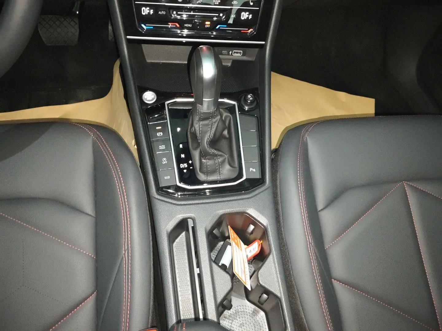 Volkswagen Lavida 2024 300TSI DSG Starry Sky Leading Edition — миниатюра 17