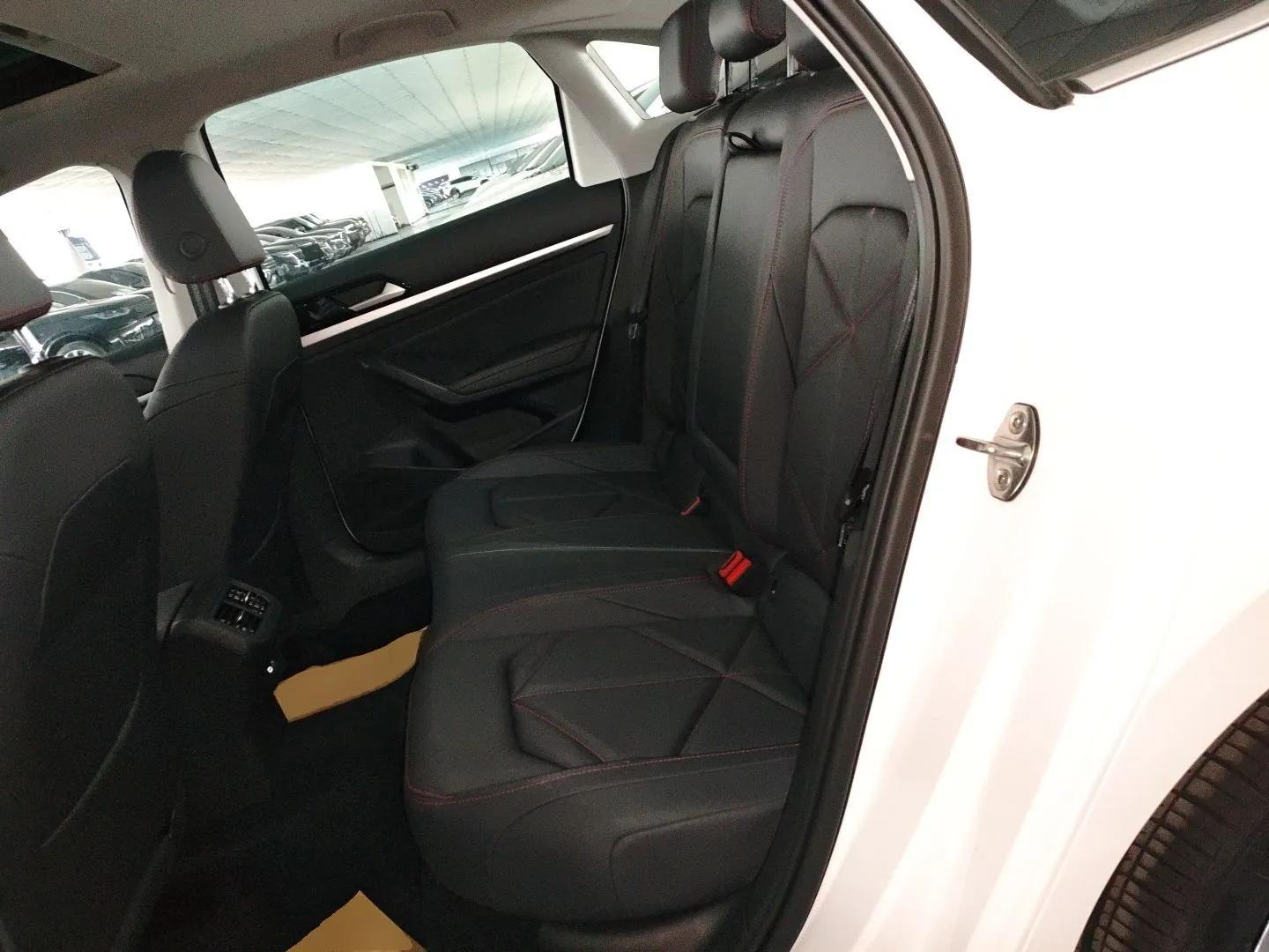 Volkswagen Lavida 2024 300TSI DSG Starry Sky Leading Edition — миниатюра 20