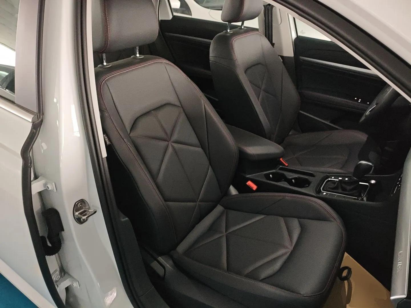 Volkswagen Lavida 2024 300TSI DSG Starry Sky Leading Edition — миниатюра 23
