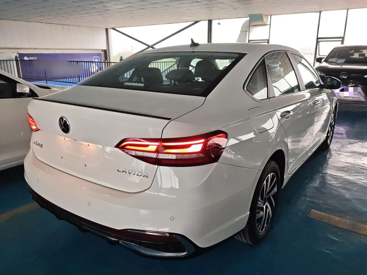 Volkswagen Lavida 2024 300TSI DSG Starry Sky Leading Edition — миниатюра 6