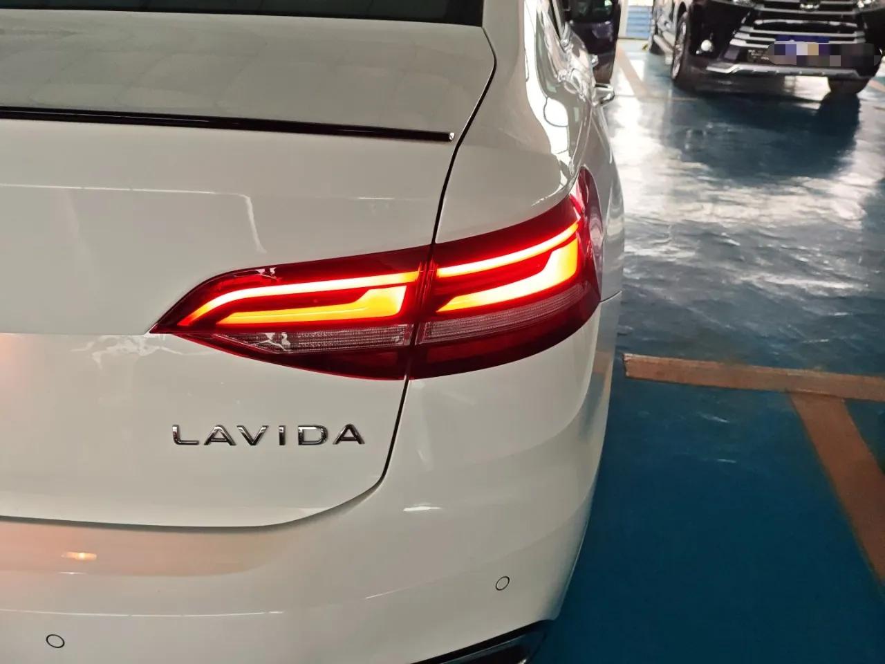Volkswagen Lavida 2024 300TSI DSG Starry Sky Leading Edition — миниатюра 7